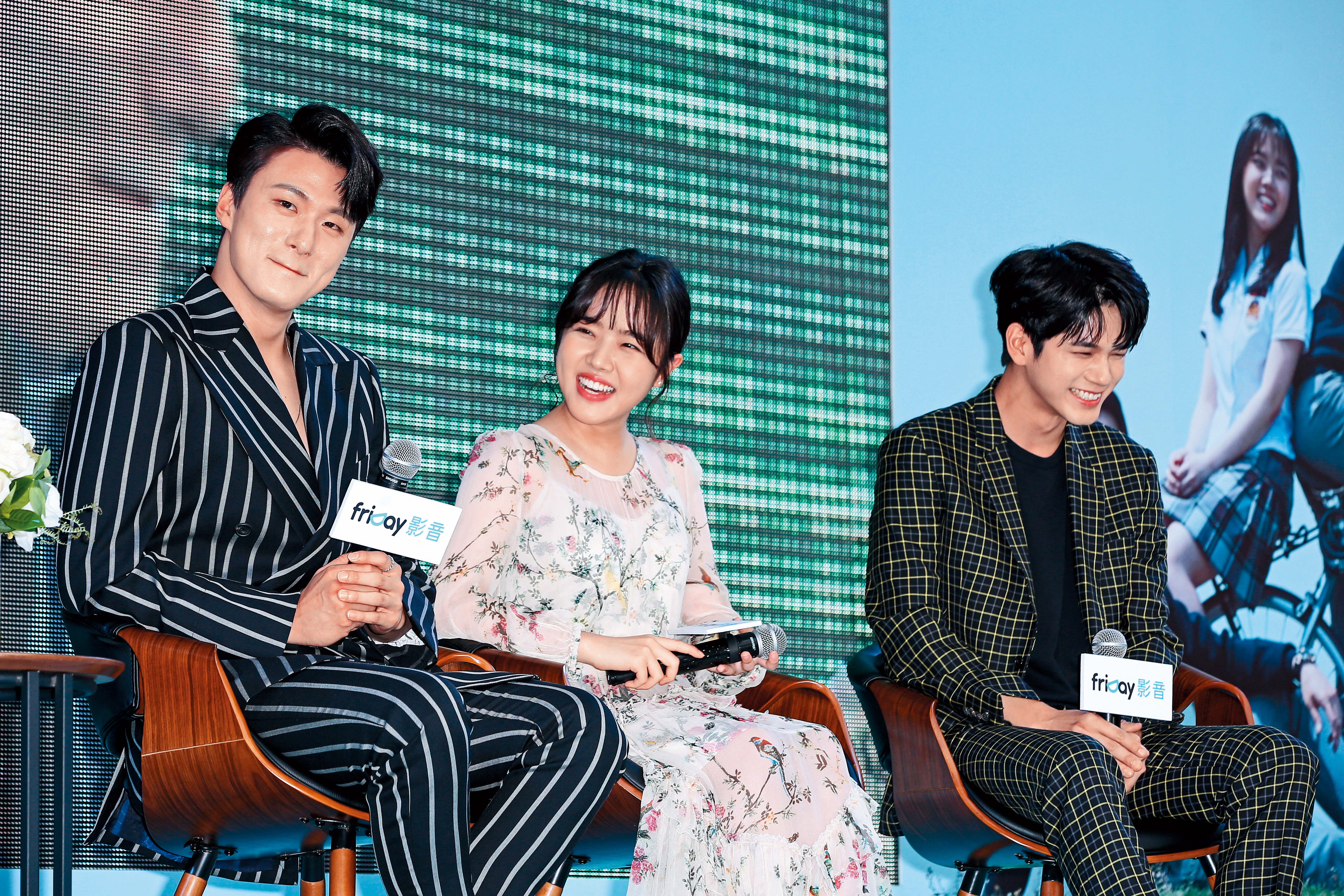 金香起(中)與申承浩(左)、邕聖祐(右)為主演韓劇《18歲的瞬間》來台舉辦見面會。