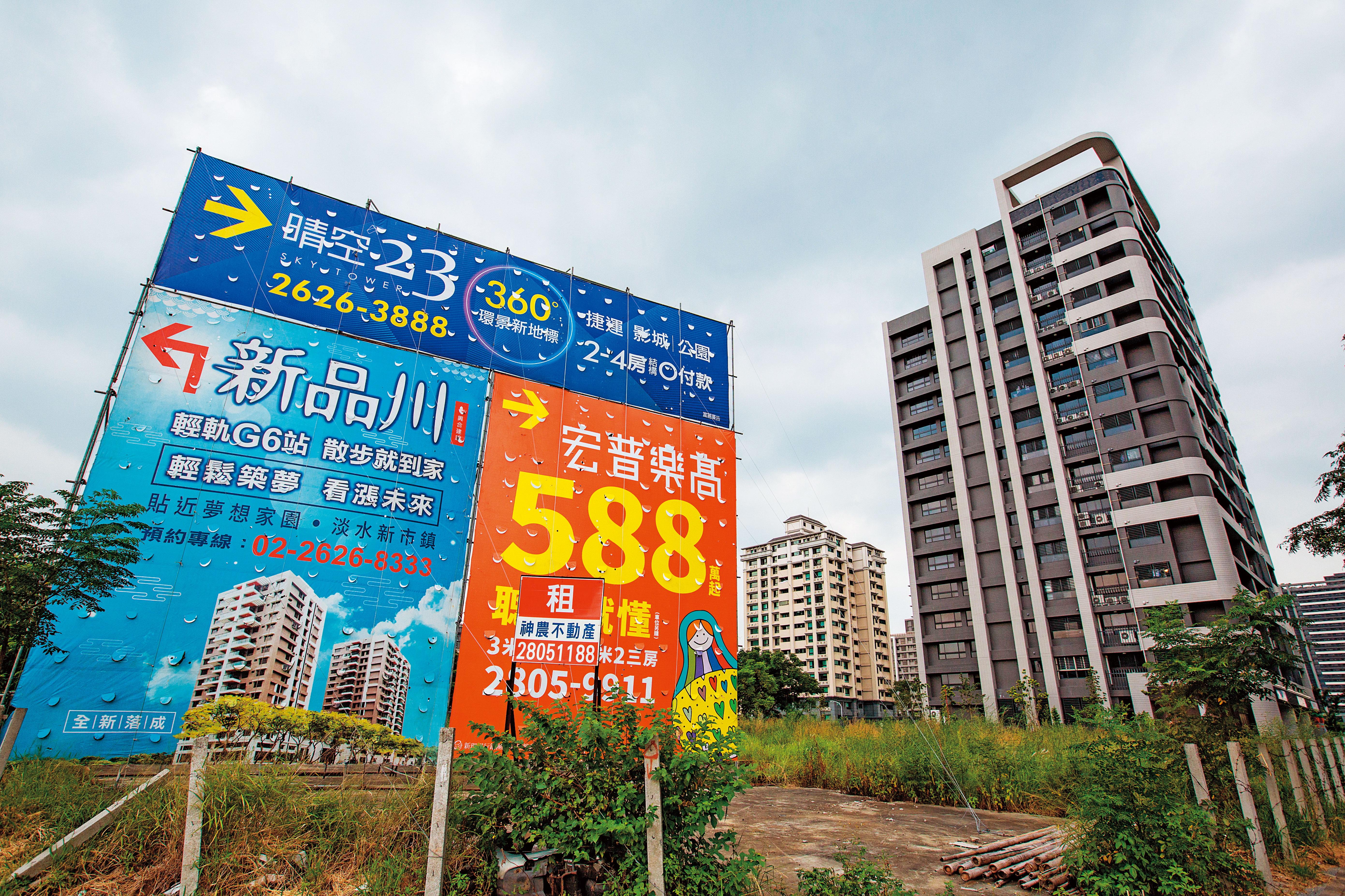 面對高房價的問題，政府做得太少，沒有緩解八百多萬年輕選民的焦慮感。