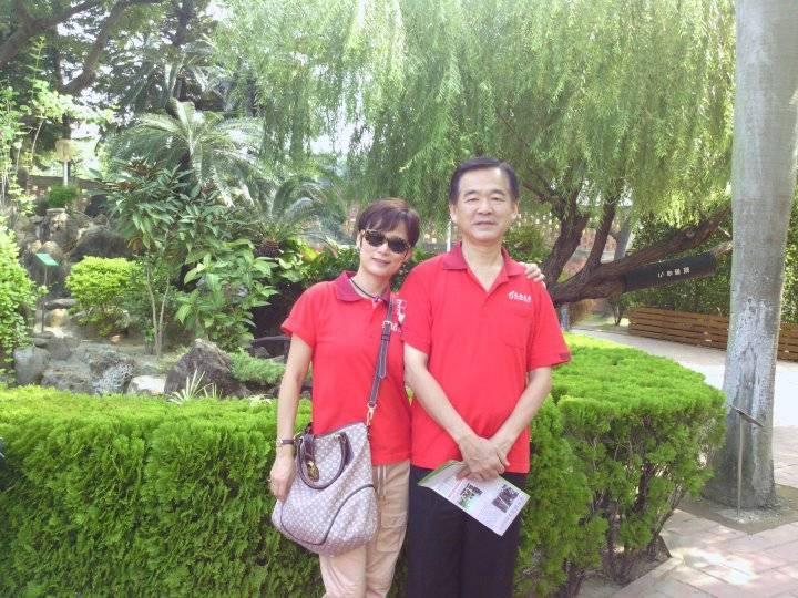 連心愛的妻子都找進東森房屋一起打拚，王應傑自認對王令麟已很有交代。（王應傑提供）