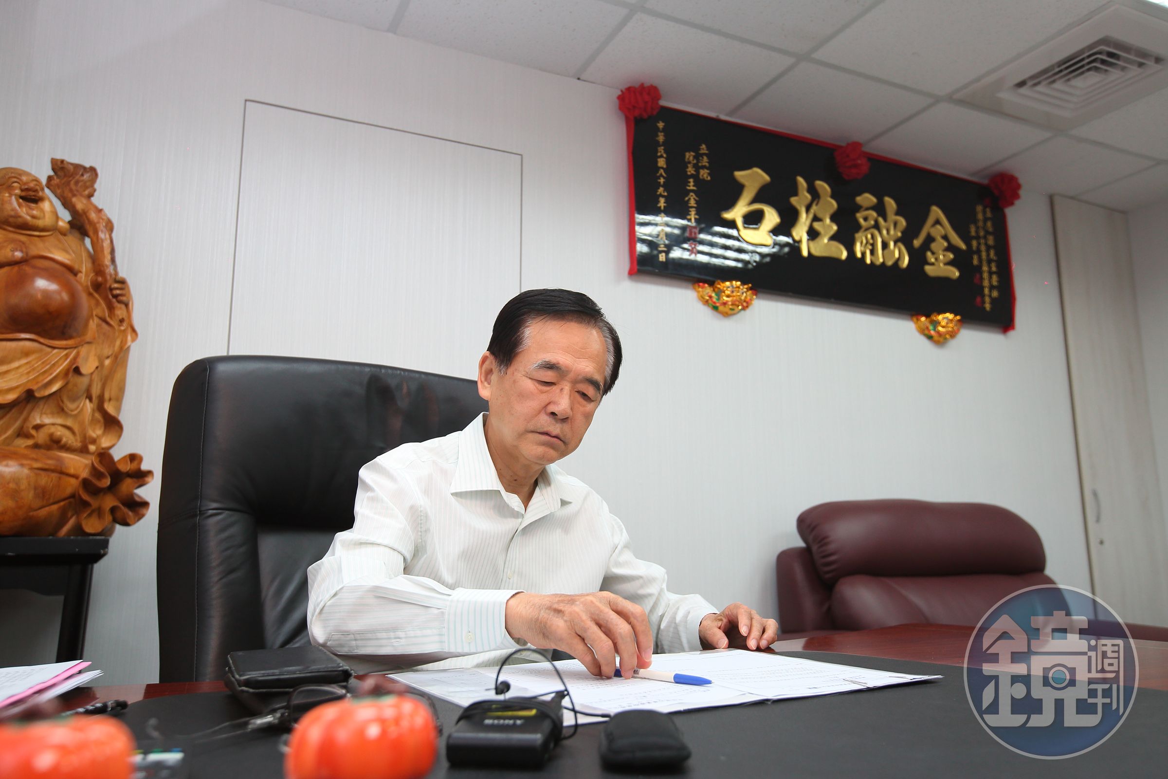 王應傑如今卸下房仲教父的包袱，口吐真言批判房地產業致富並不光彩。