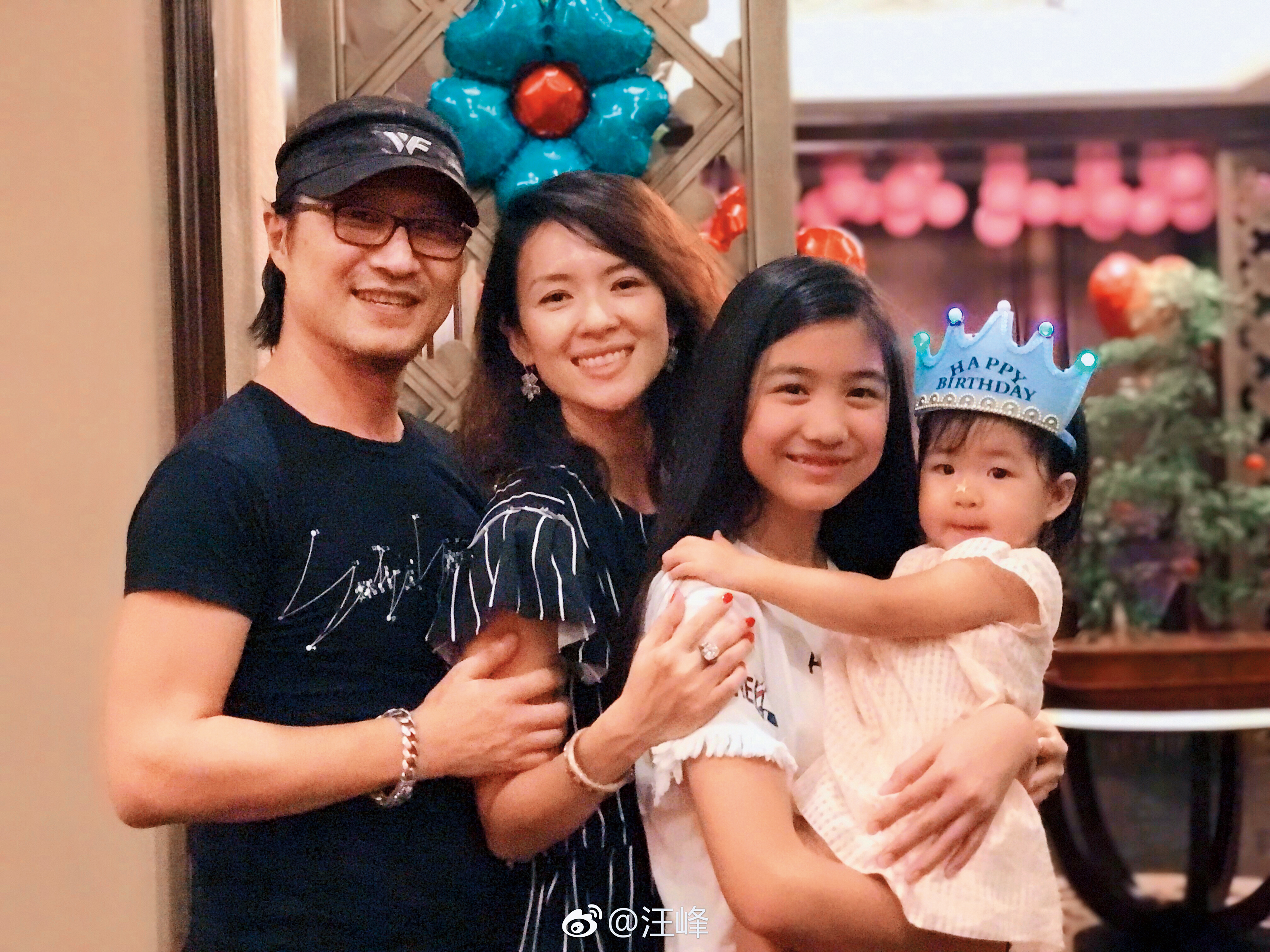 汪峰不只被一個前任指責他劈腿成性,但章子怡也不是好惹的,也許汪峰從此變乖也說不定。(汪峰微博)