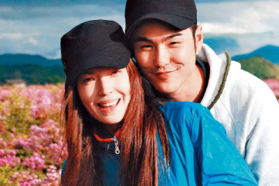 當年阮經天跟許瑋甯撐過Joanna的驚天一鬧，但最後仍是分手收場。（翻攝自微博）