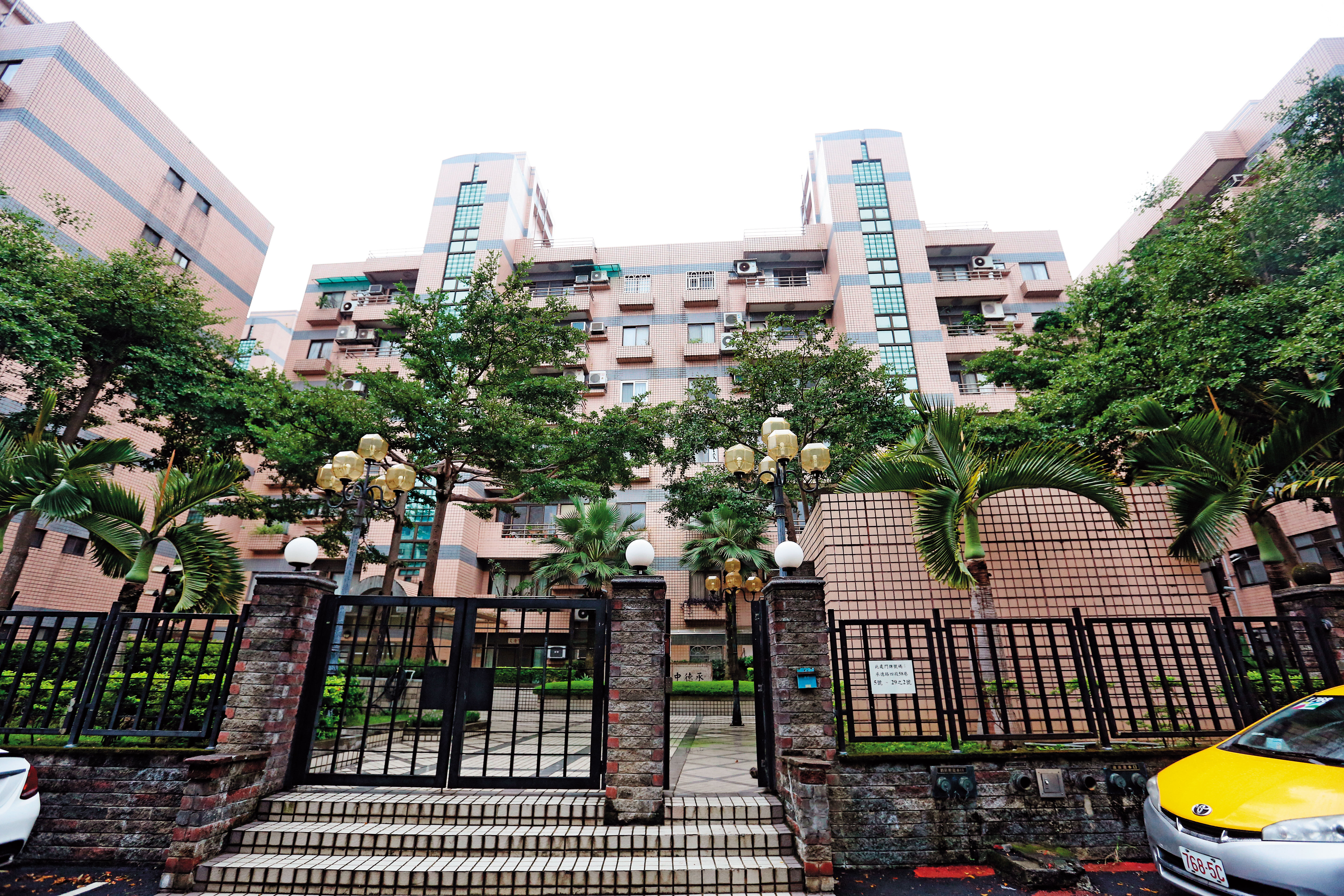 張瑞雄向行政院要來一間官舍，花大筆校務經費修繕裝潢，遭爆自己不住卻給前妻、女兒住。