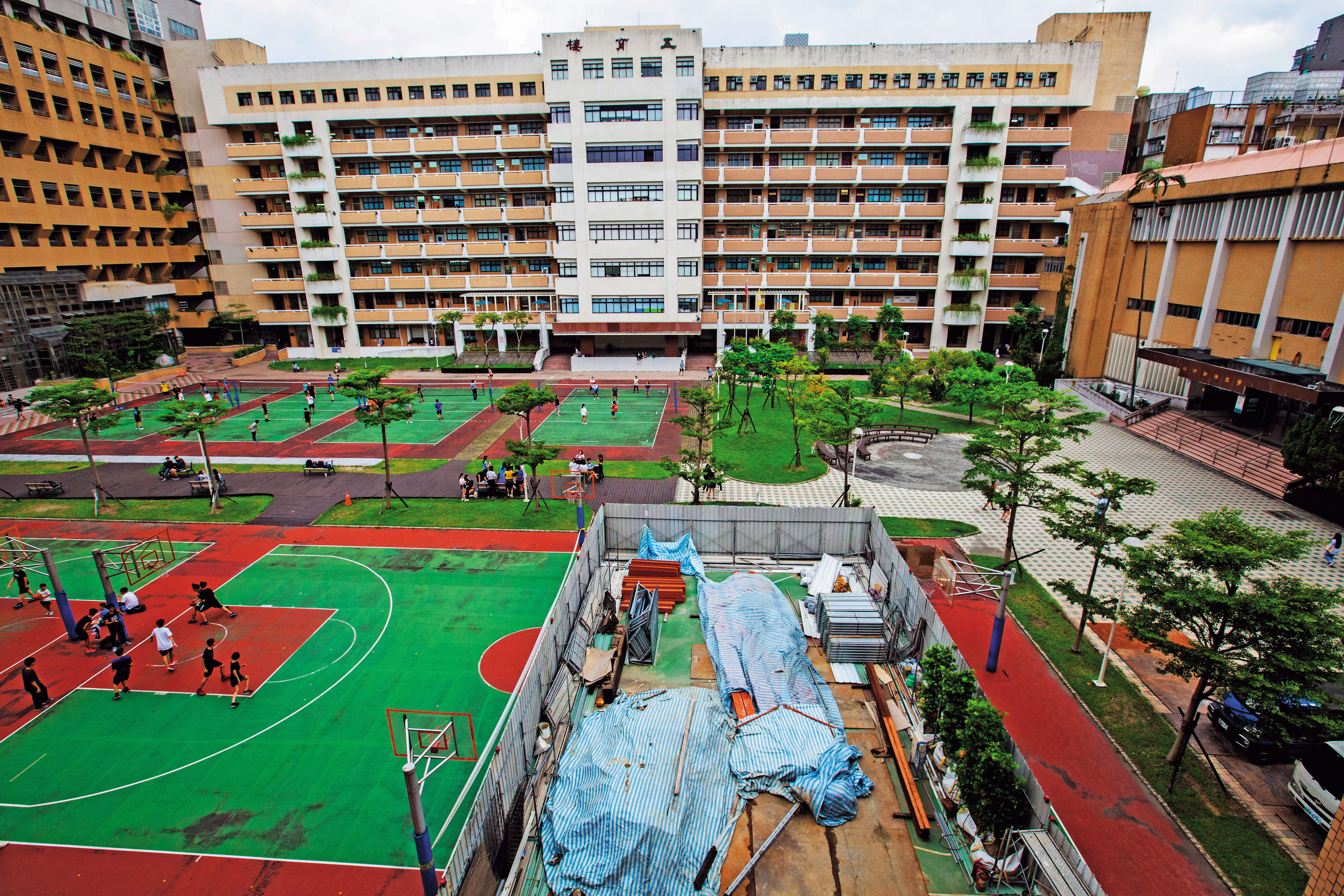 台北商業大學校務基金目前負債超過2000萬元，校舍整建問題重重。