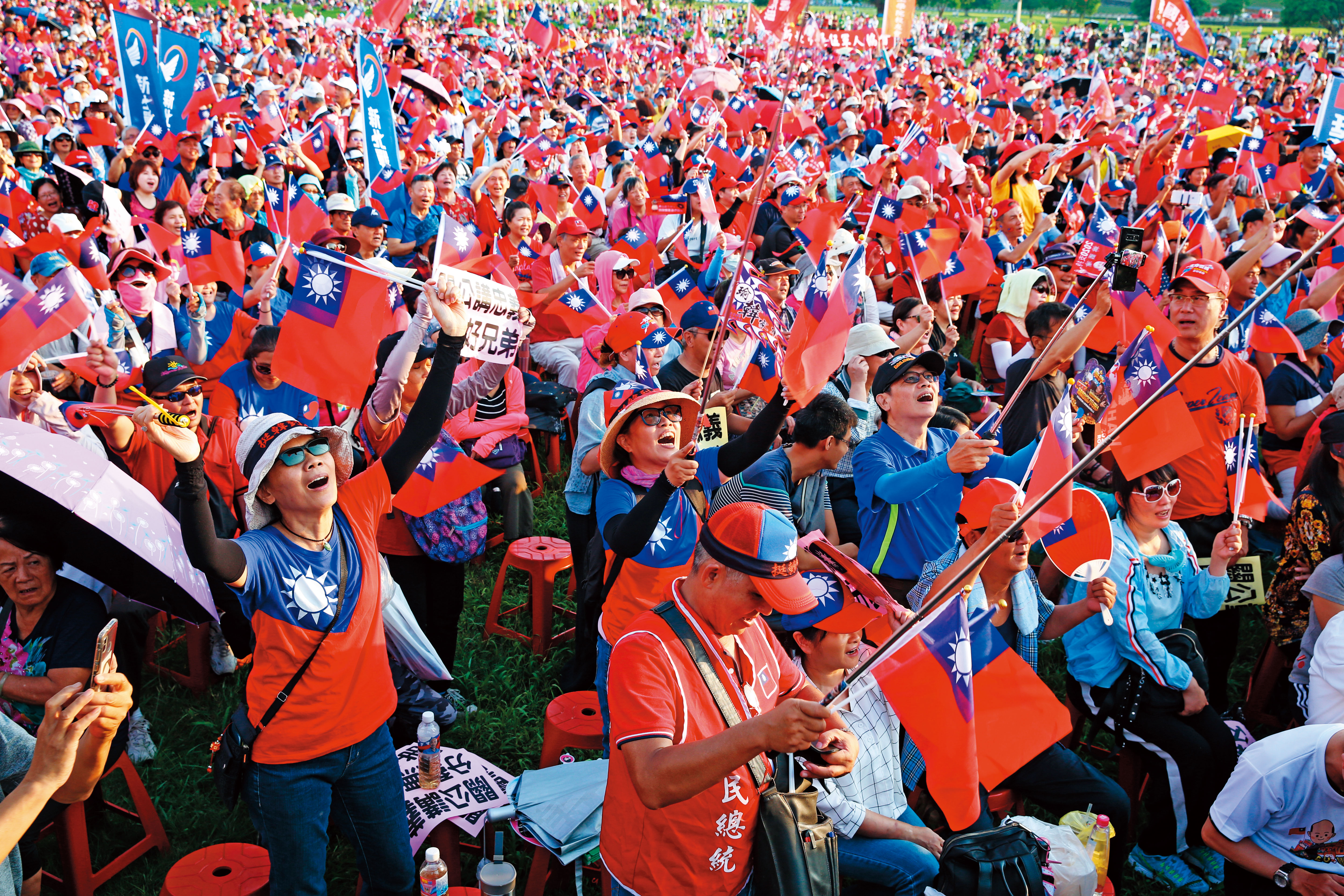 明年大選回歸藍綠對決，如何爭取韓粉以外的選民，成為韓國瑜的困境，也是藍委考題。