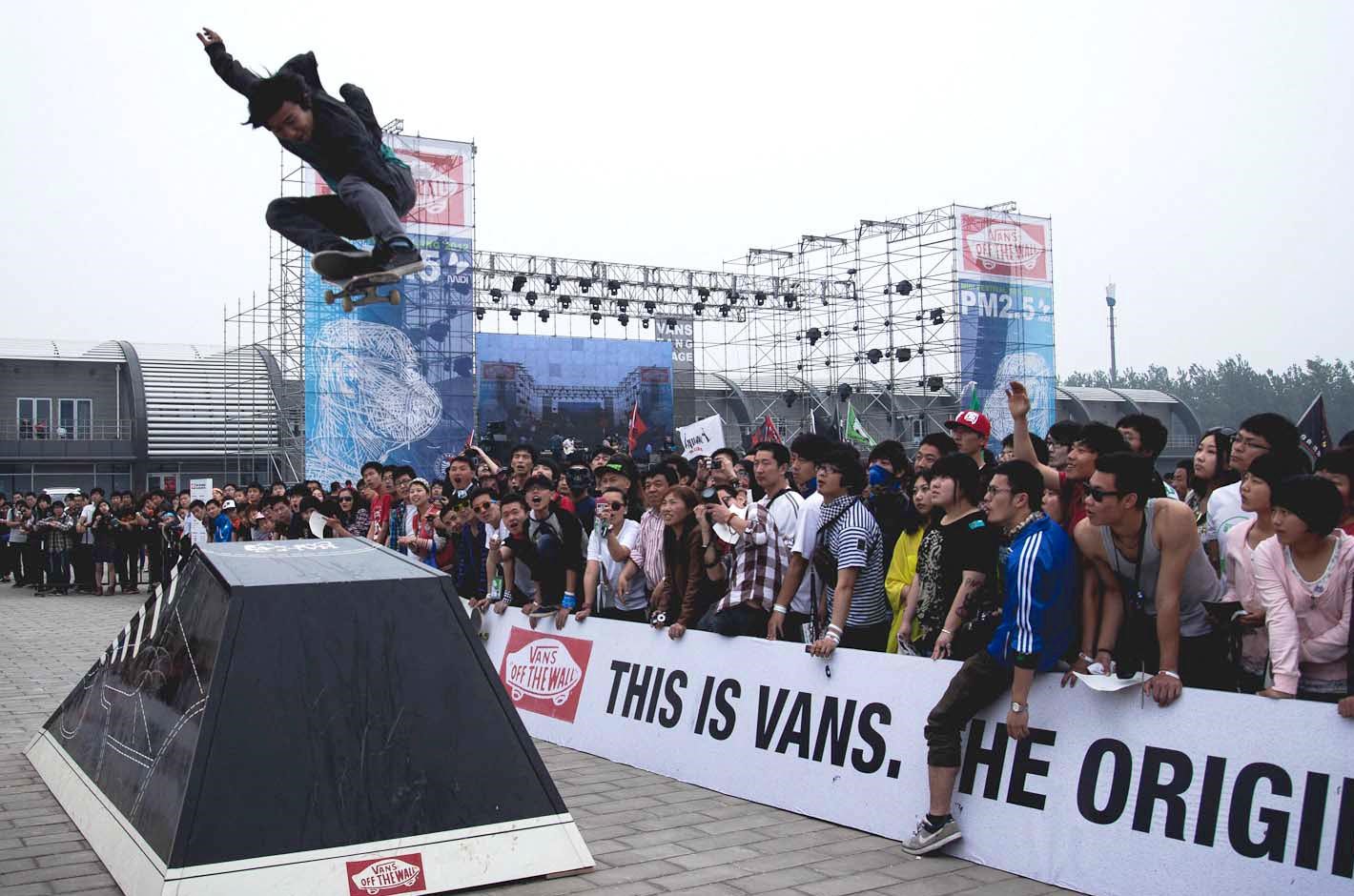 大型演唱舞台之外，迷笛音樂節結合滑板鞋品牌做各式活動，讓觀眾體驗滑板文化。（迷笛提供）