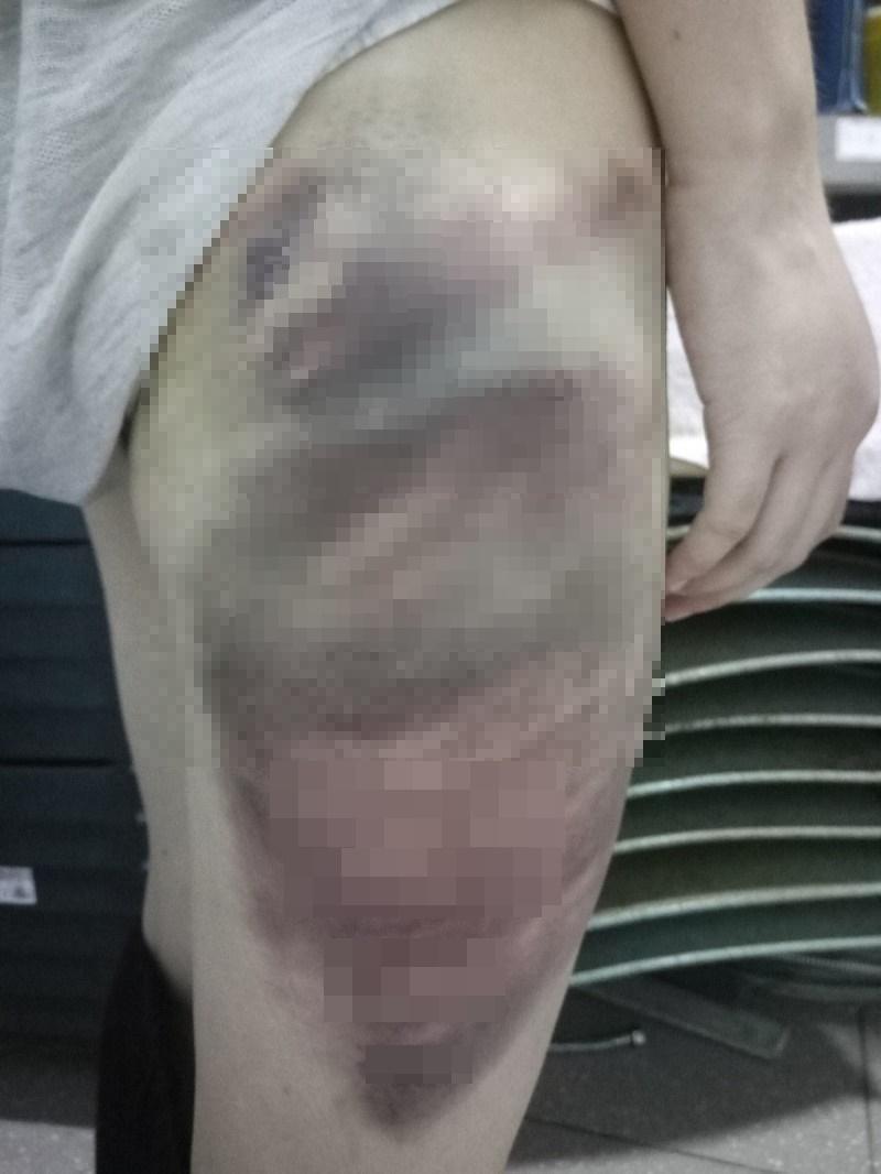 信徒若想脫離,就被集體毆打。(翻攝畫面)