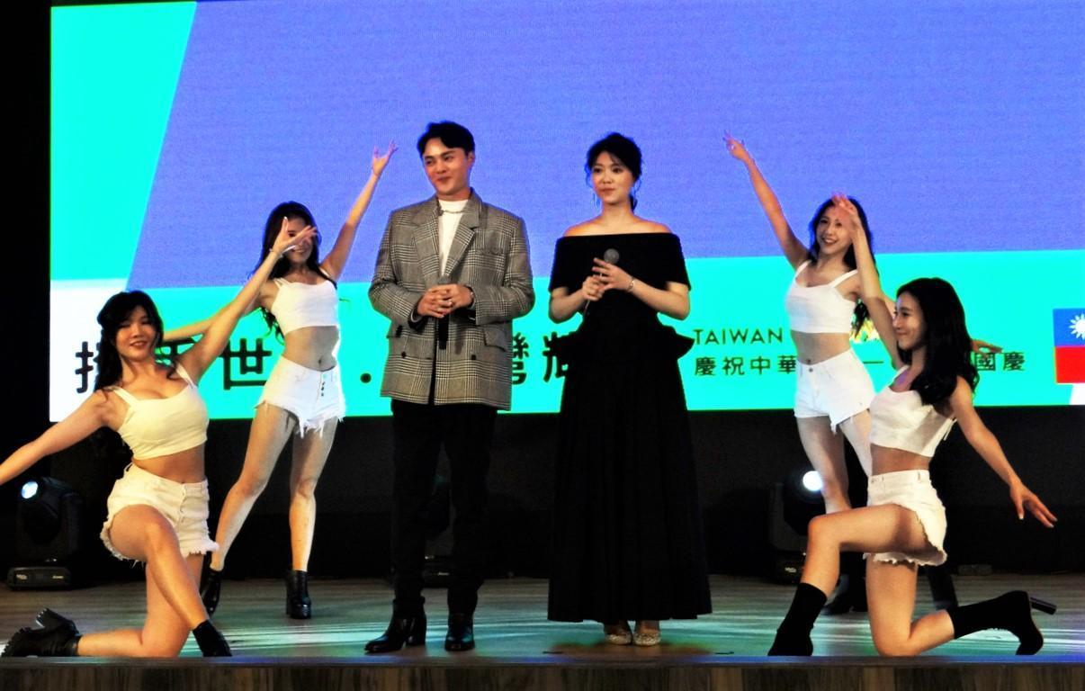 許富凱、曹雅雯受邀出席「2019攜手世界‧台灣耀飛」晚會記者會。(三立提供)