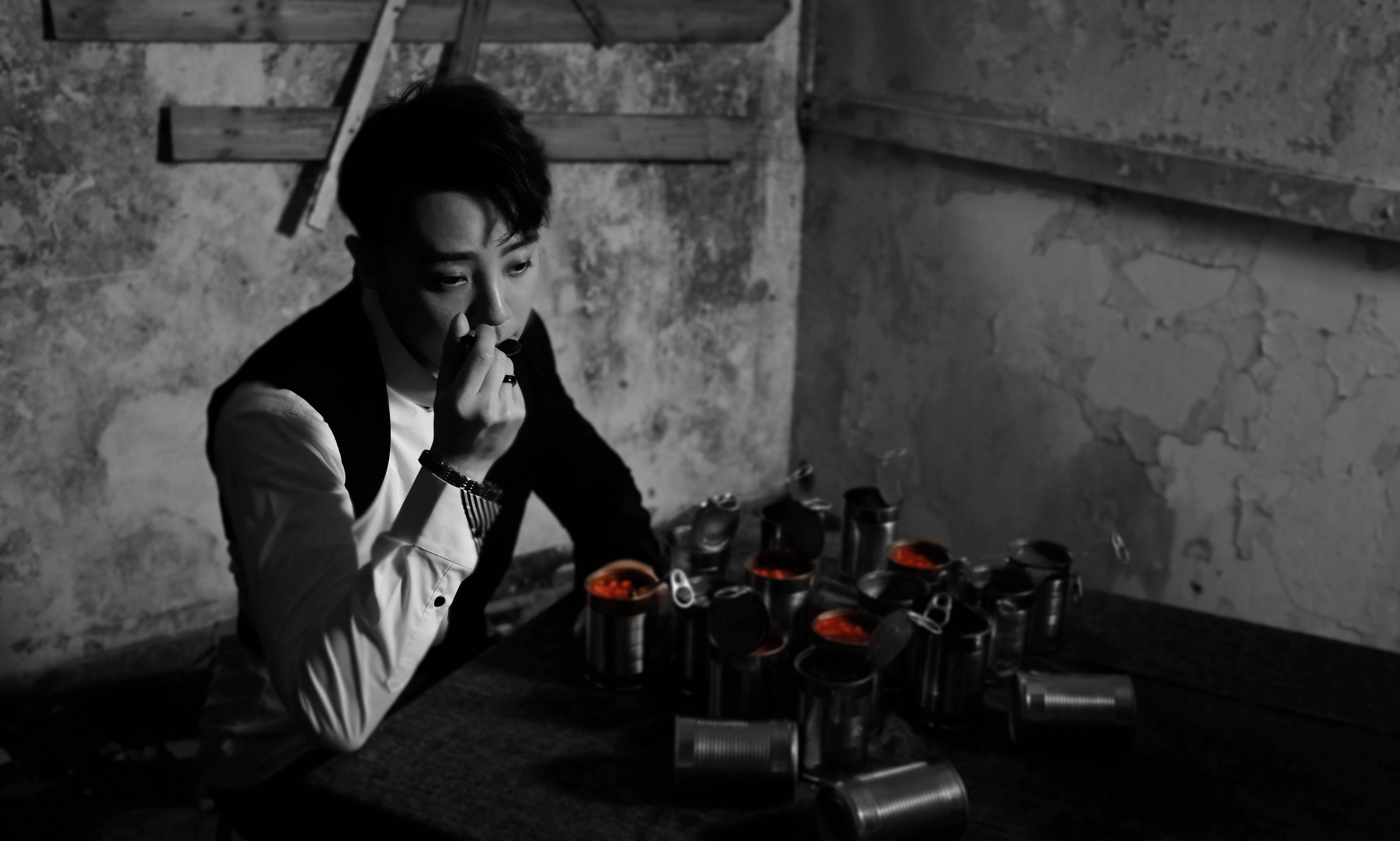 嘉豪學電影《重慶森林》不斷吃罐頭，吃到反胃差點嘔吐。（超級亞洲娛樂提供）