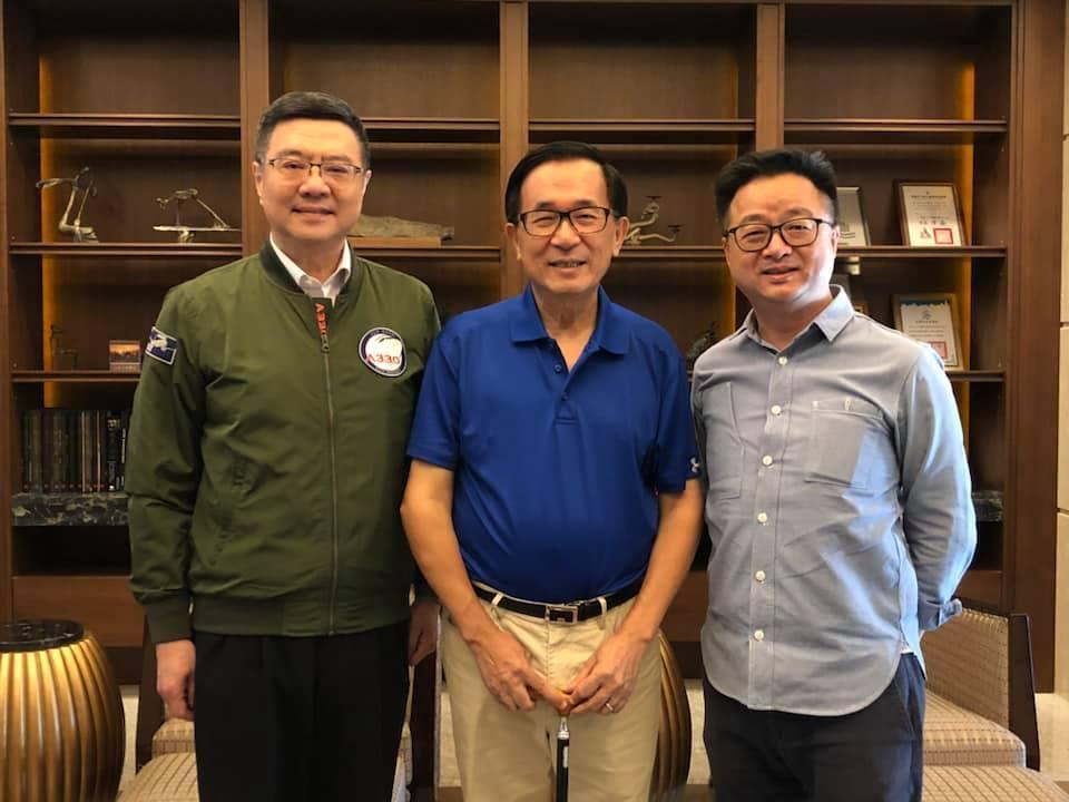 民進黨主席卓榮泰、祕書長羅文嘉日前南下高雄探視前總統陳水扁，並邀扁參與928黨慶活動。（翻攝陳致中臉書）