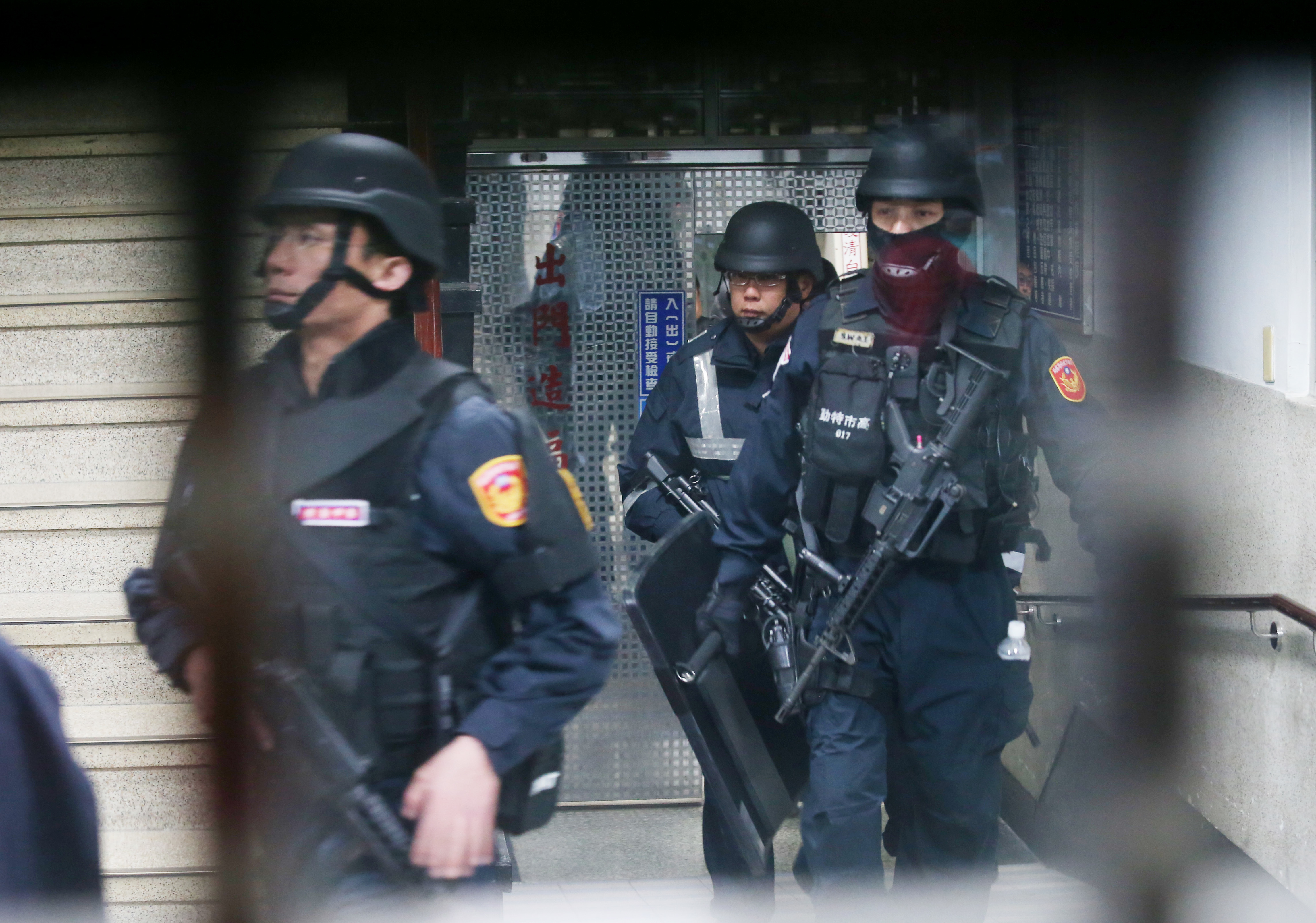 2015年2月11日，高雄大寮監獄爆發台灣首宗監獄幹部遭狹持的越獄事件（東方IC）