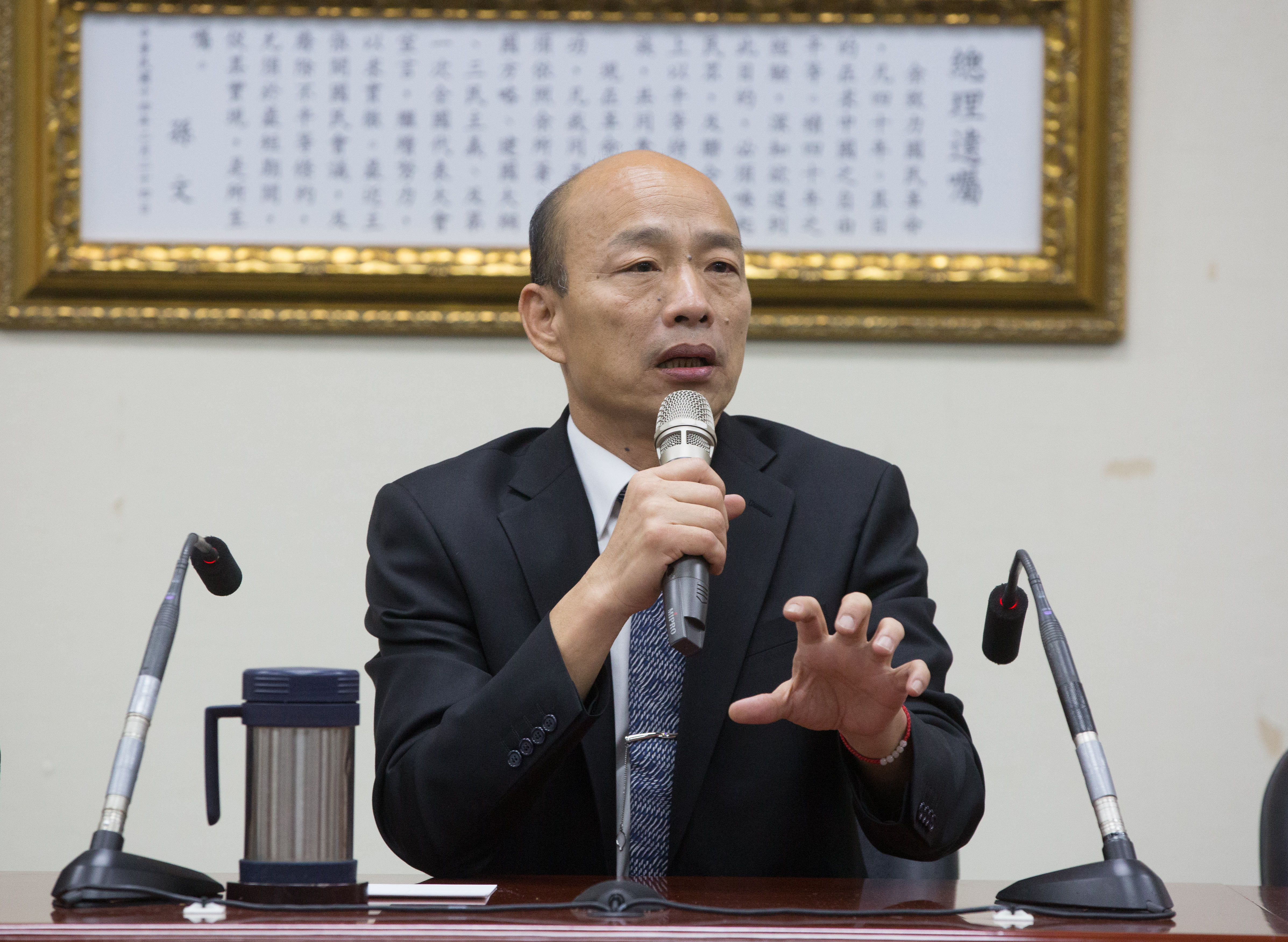 高雄市長韓國瑜看過「呱吉」在大港開唱舞台上爆粗口的影片後，直言「粗俗、下流、不堪」，圖為資料照。