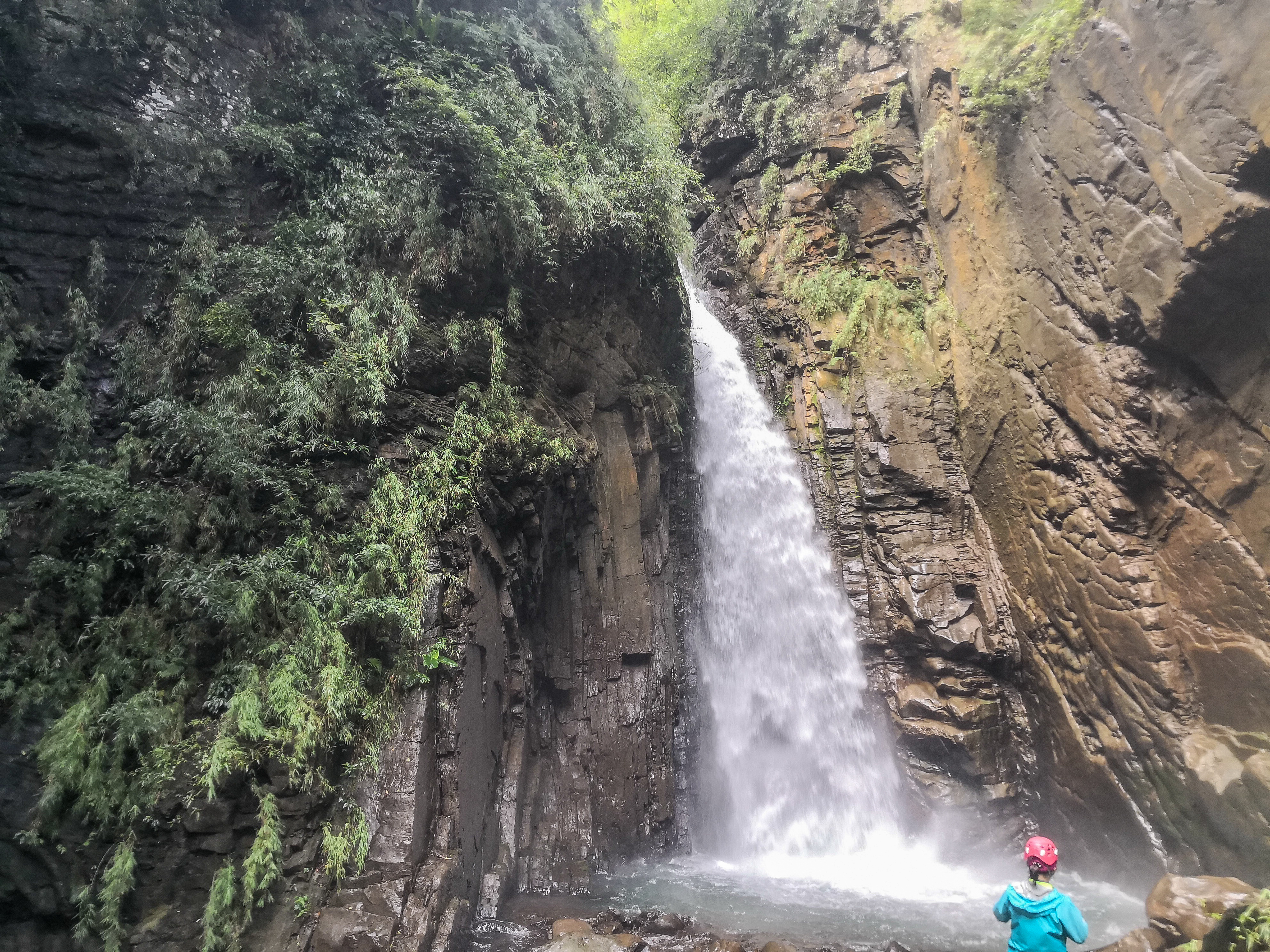 水量豐沛的水雲瀑布,有著豪邁的氣勢。