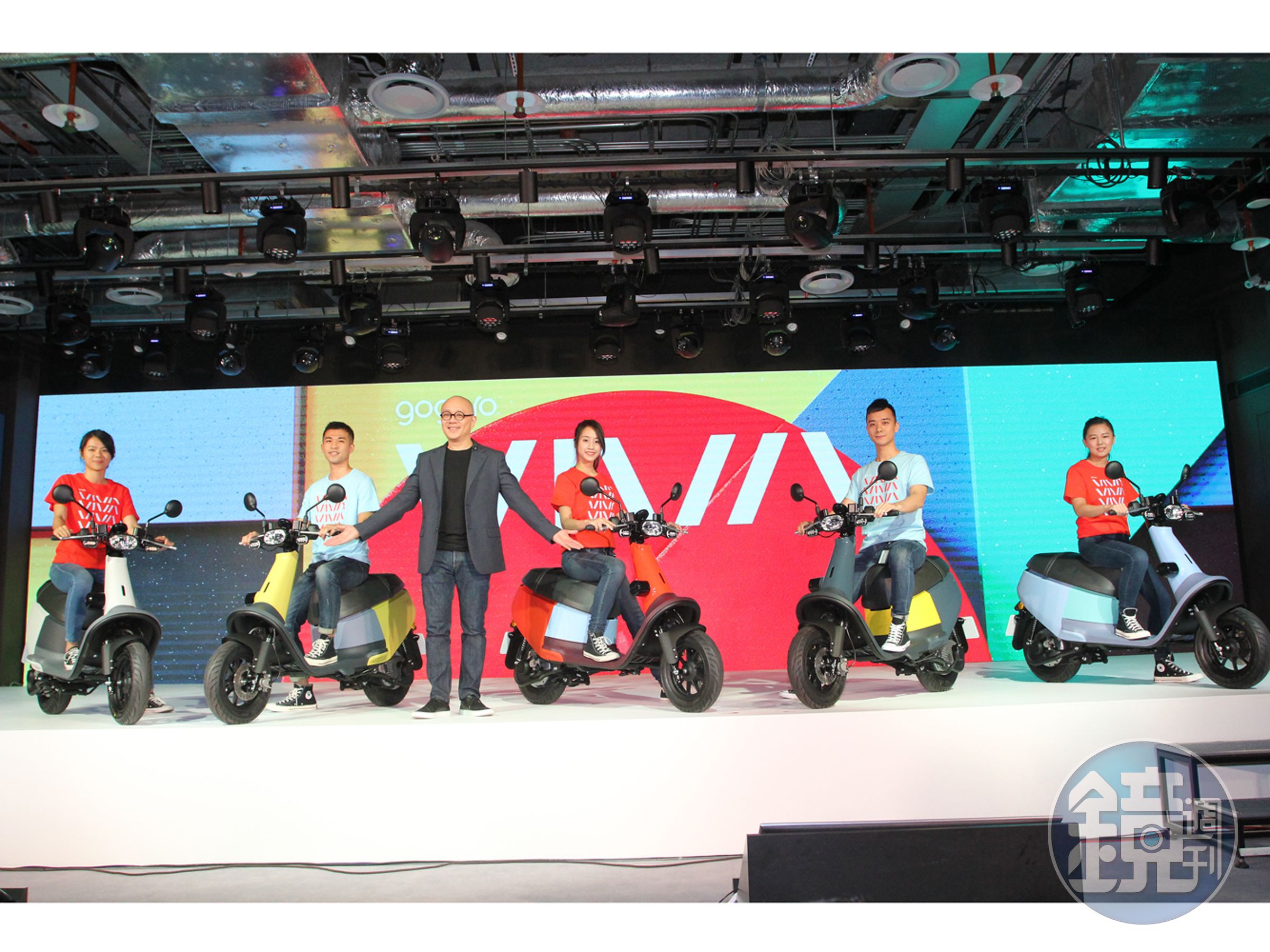 全新 Gogoro VIVA 羽量級智慧雙輪輕巧上市。