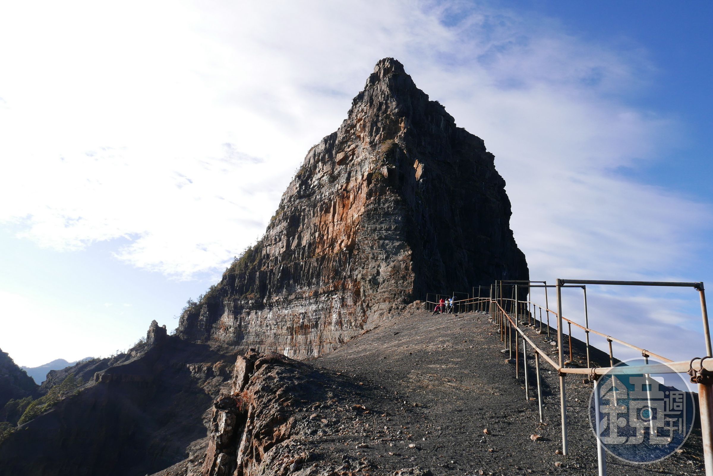 世紀奇峰大霸尖山，為原住民泰雅族、賽夏族聖山。
