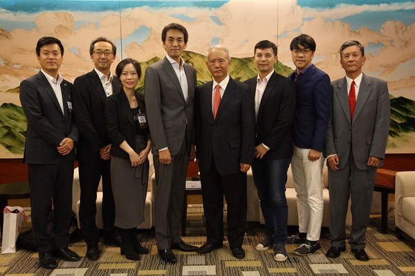 日本樂天集團拜訪味全龍。 （翻攝自魏應充官方臉書）