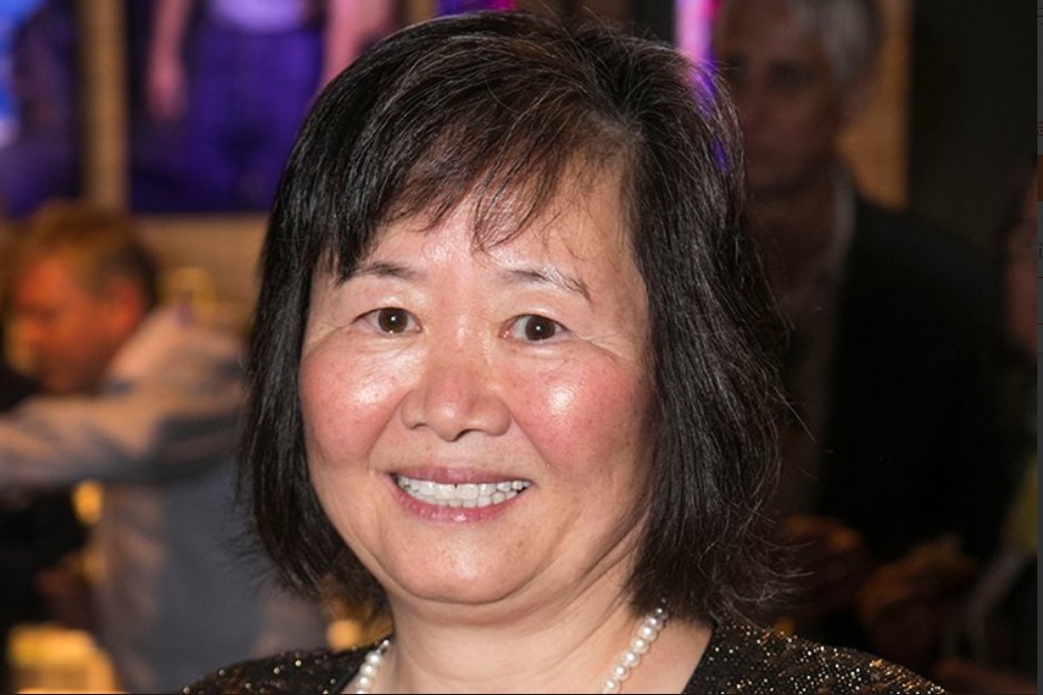 王淑平雖然成為河南捐血愛滋病情的吹哨者，拯救了成千上萬的民眾，卻讓自己丟掉公職、婚姻和家庭。（翻攝自Hampstead Theatre推特）