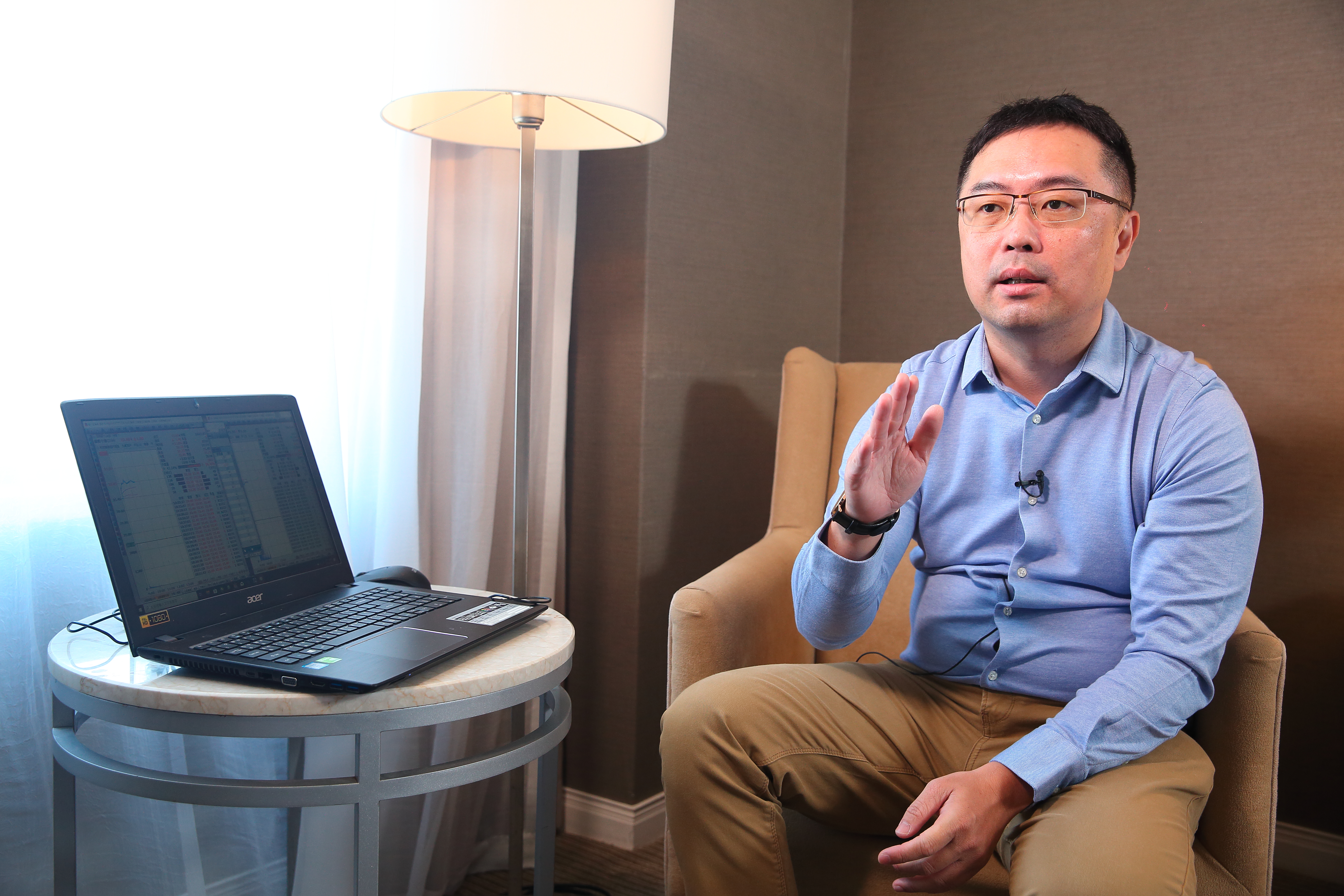 戴成霖靠著投資錢滾錢，30歲時已賺進千萬資產，如今每年可從股市中提款百萬現金。