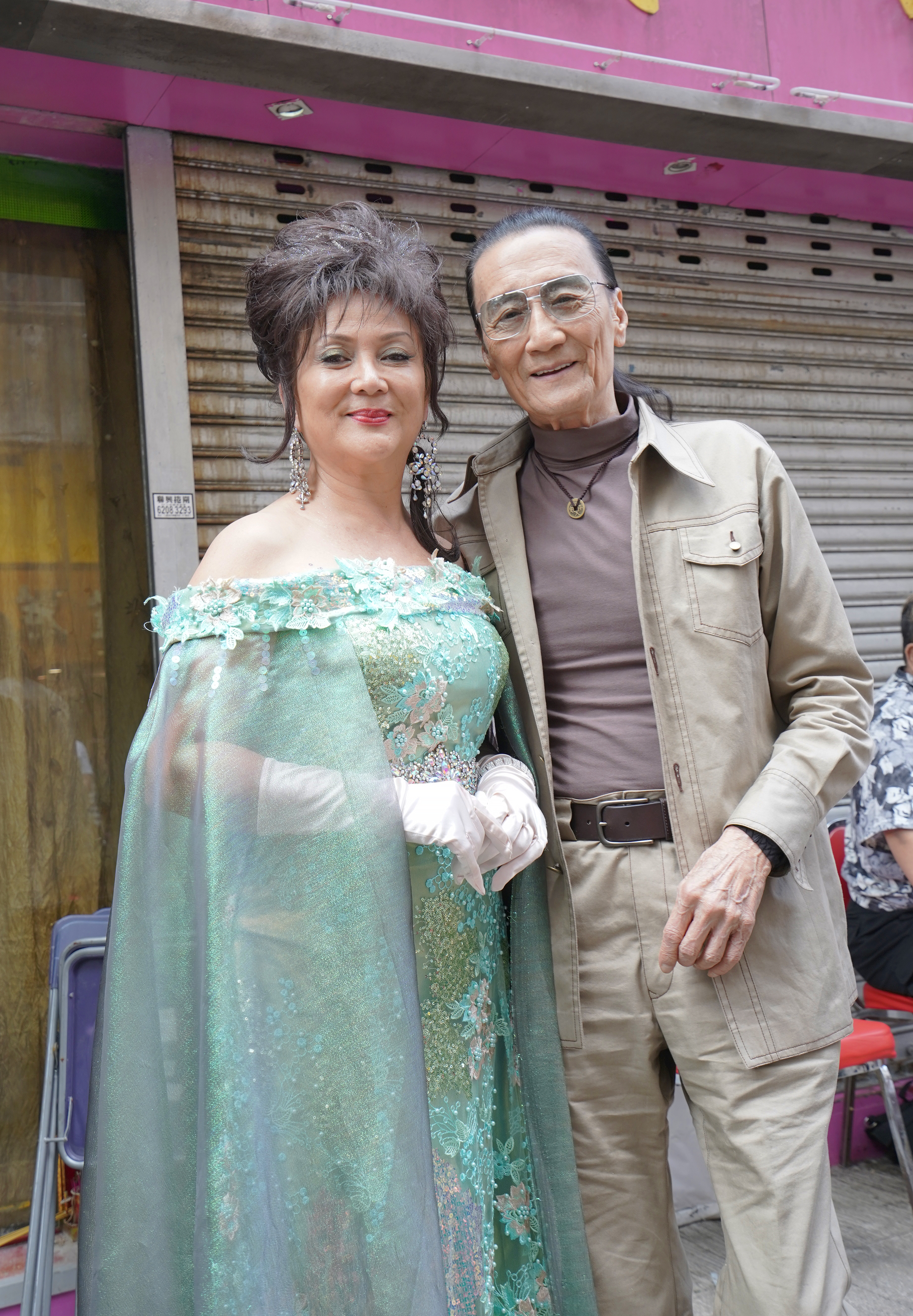 謝霆鋒爸爸謝賢拍攝新電影《殺出個黃昏》，其實他還有一個任務，就是幫忙帶新人。旁為馮寶寶。（寫Homemade提供）