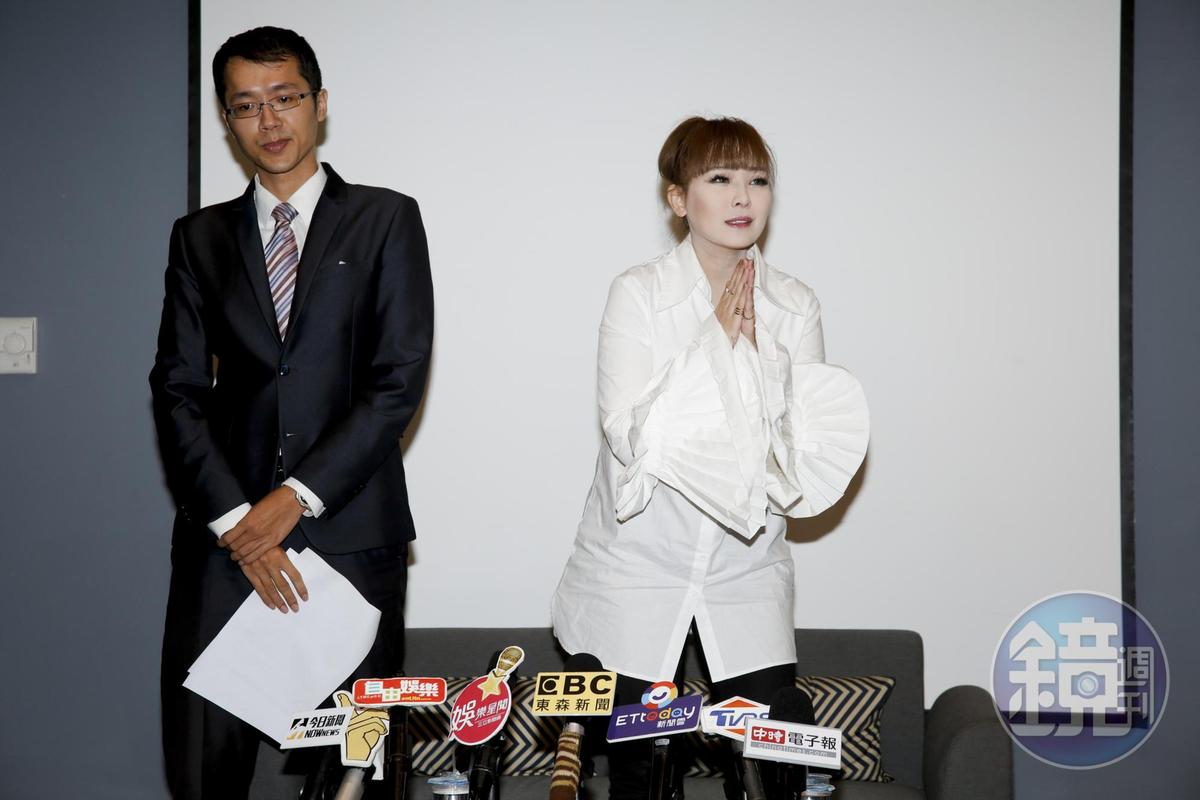 丁小芹去年多次被控賣假精品名牌包有些還不出貨，一審新北地院先前依加重詐欺罪重判3年6月徒刑，日前開記者會道歉。