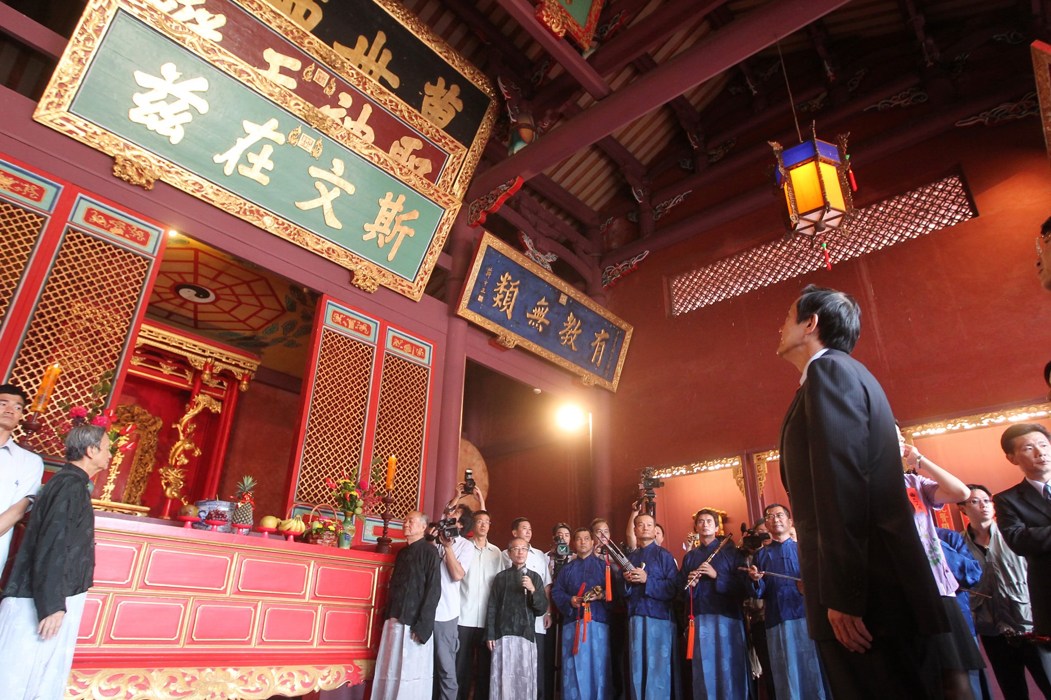 馬英九用過去的事蹟拿來和蔡英文做比較，並批評她「棄孔」。（翻攝馬英九臉書）