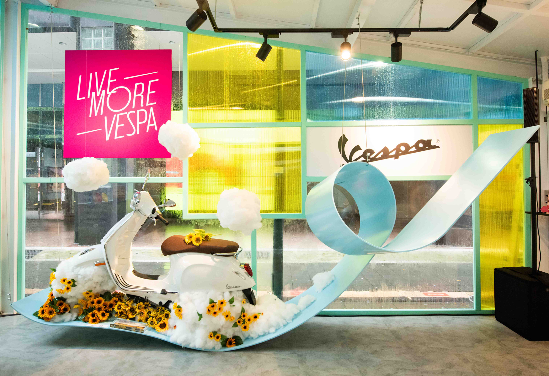 【義大利零距離】首家Vespa時尚快閃店現身信義香堤大道