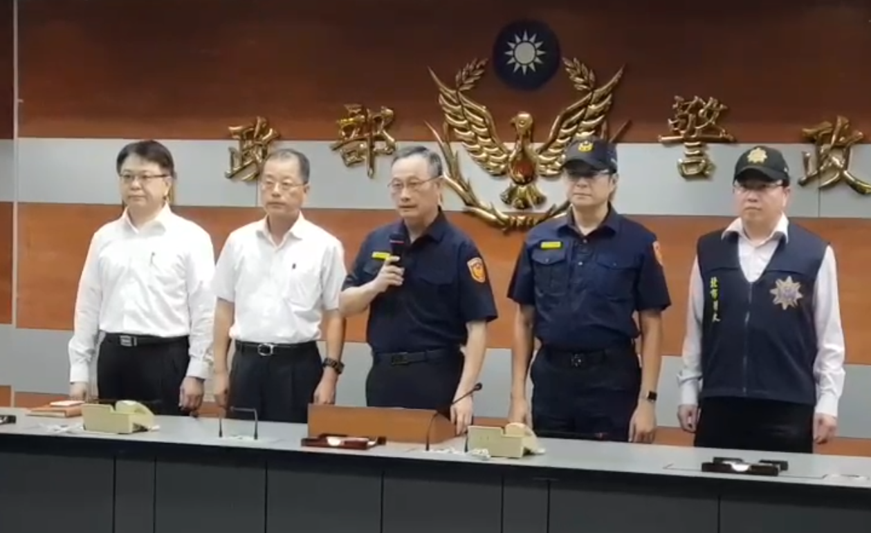 警政署召開記者會，痛斥特定政黨用暴力介入遊行，除了譴責也會嚴辦到底。（翻攝畫面）