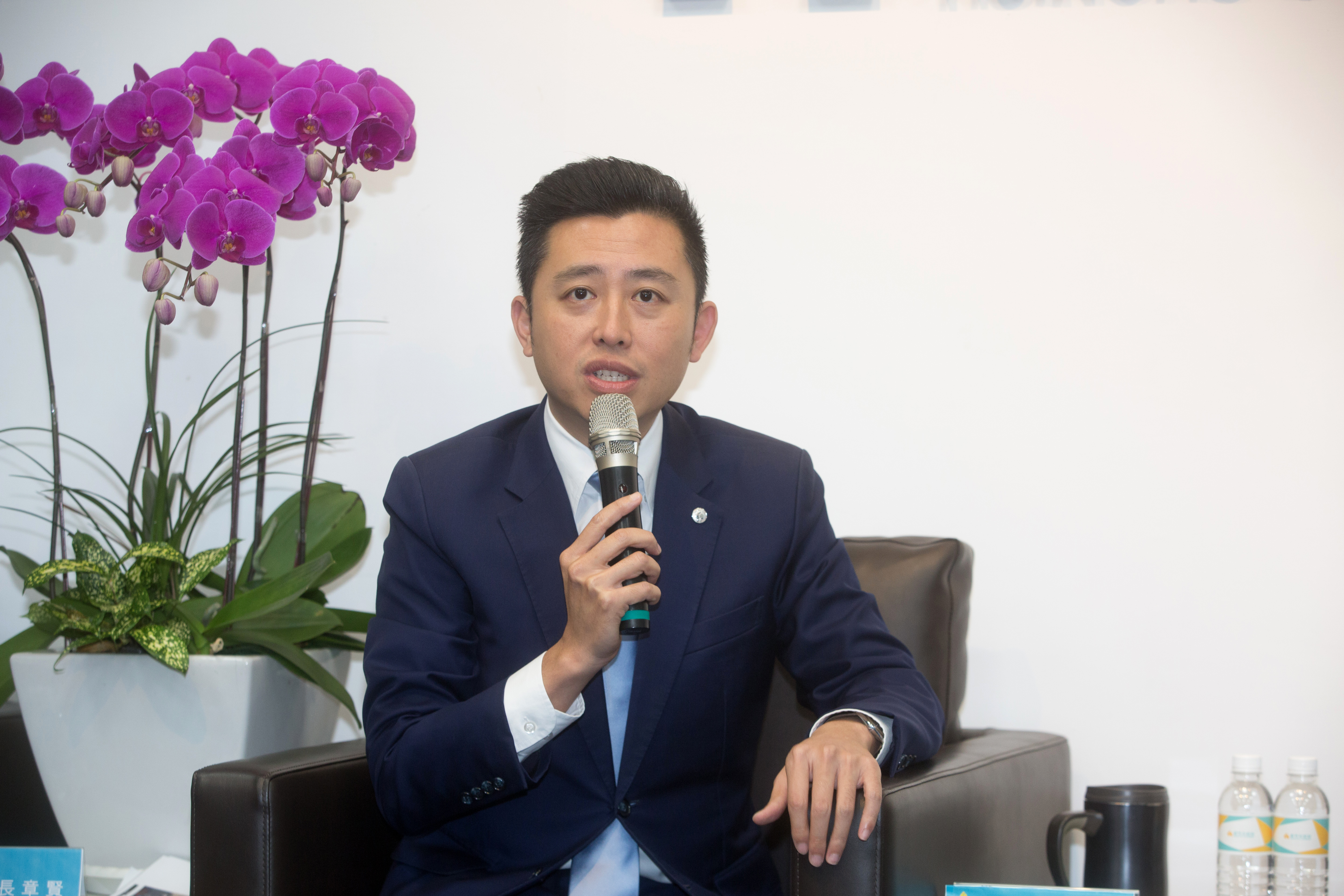 新竹市宣布照常上班上課，讓不少在新竹市工作的上班族氣得灌爆市長林智堅臉書。