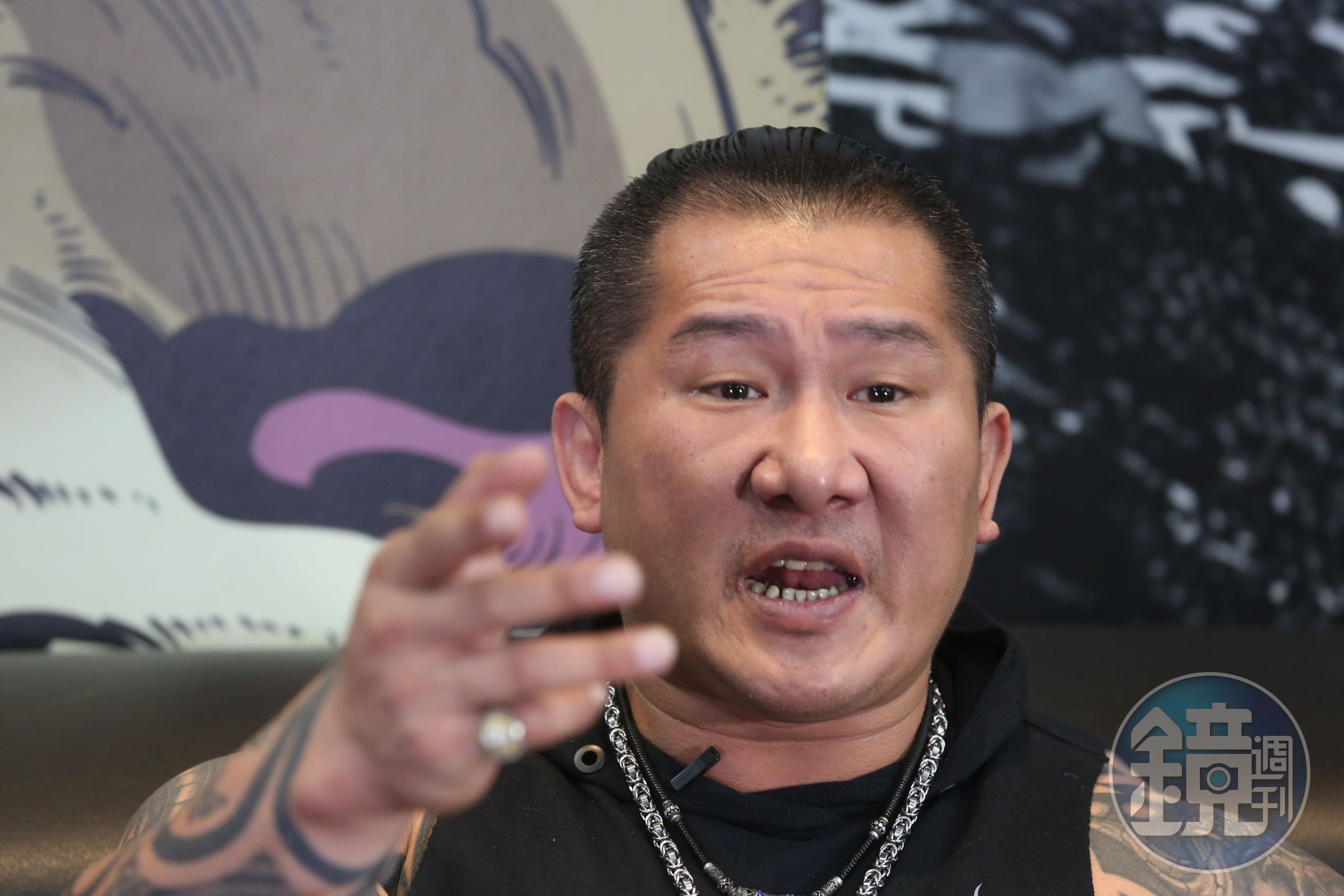 「館長」陳之漢透露自己遭到潑糞和開槍威脅。