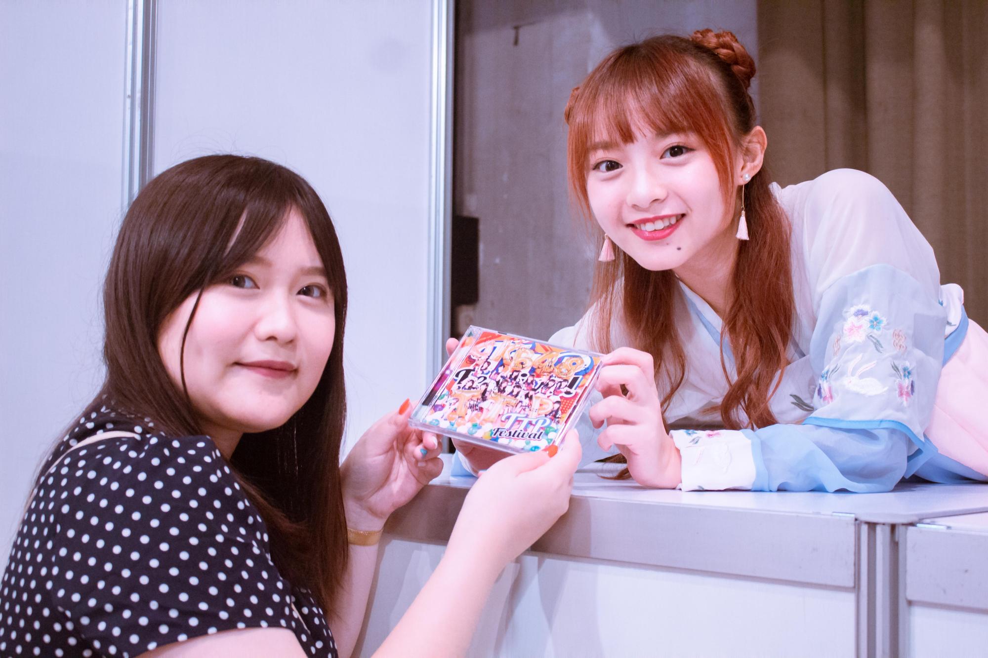 AKB48 Team TP第二張單曲《TTP Festival》賣出13000張,隊長陳詩雅相當開心。(好言娛樂)