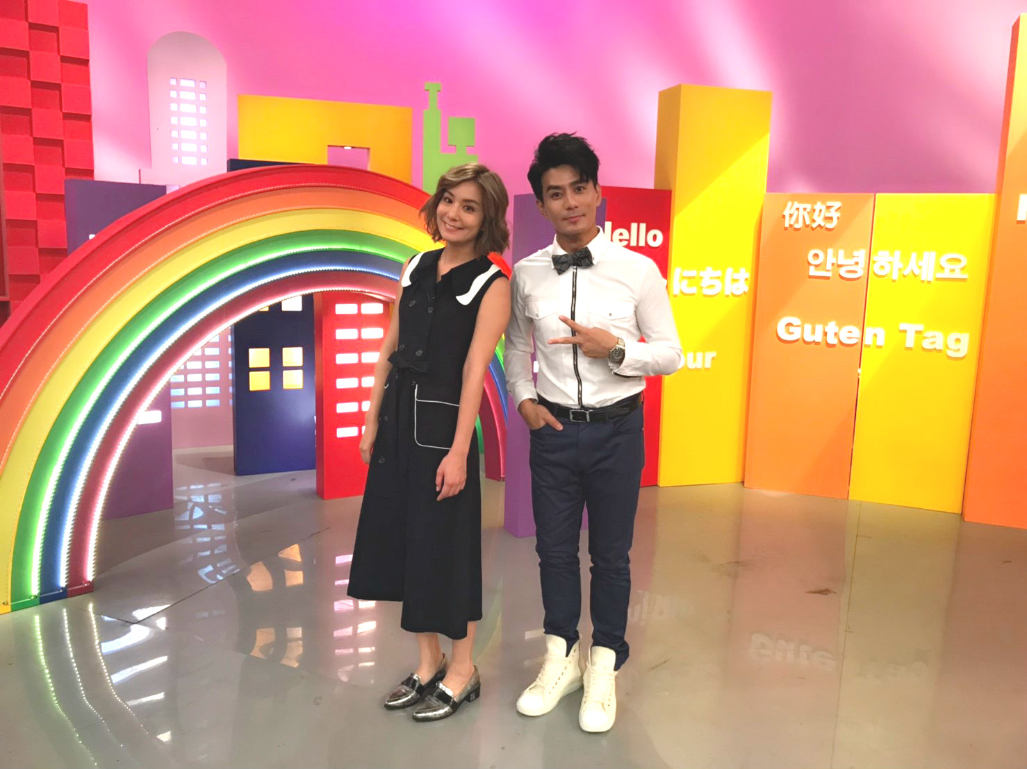 莎莎爆料郭彥均當初拿喜帖給她時，名字竟全部寫錯！（八大提供）