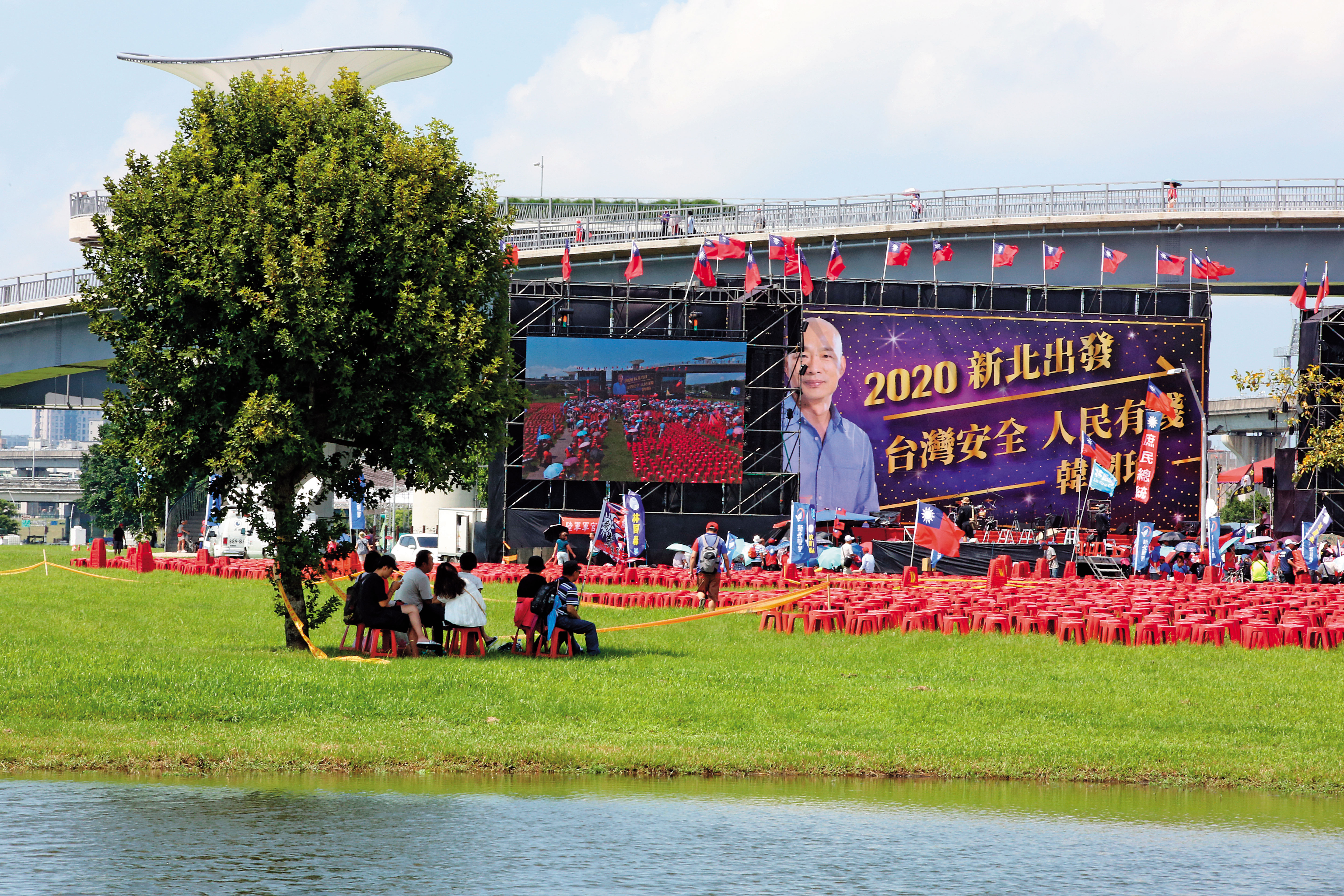 韓國瑜的支持度始終未擴及中間與泛藍群眾，成為親民黨能否再起的破口。