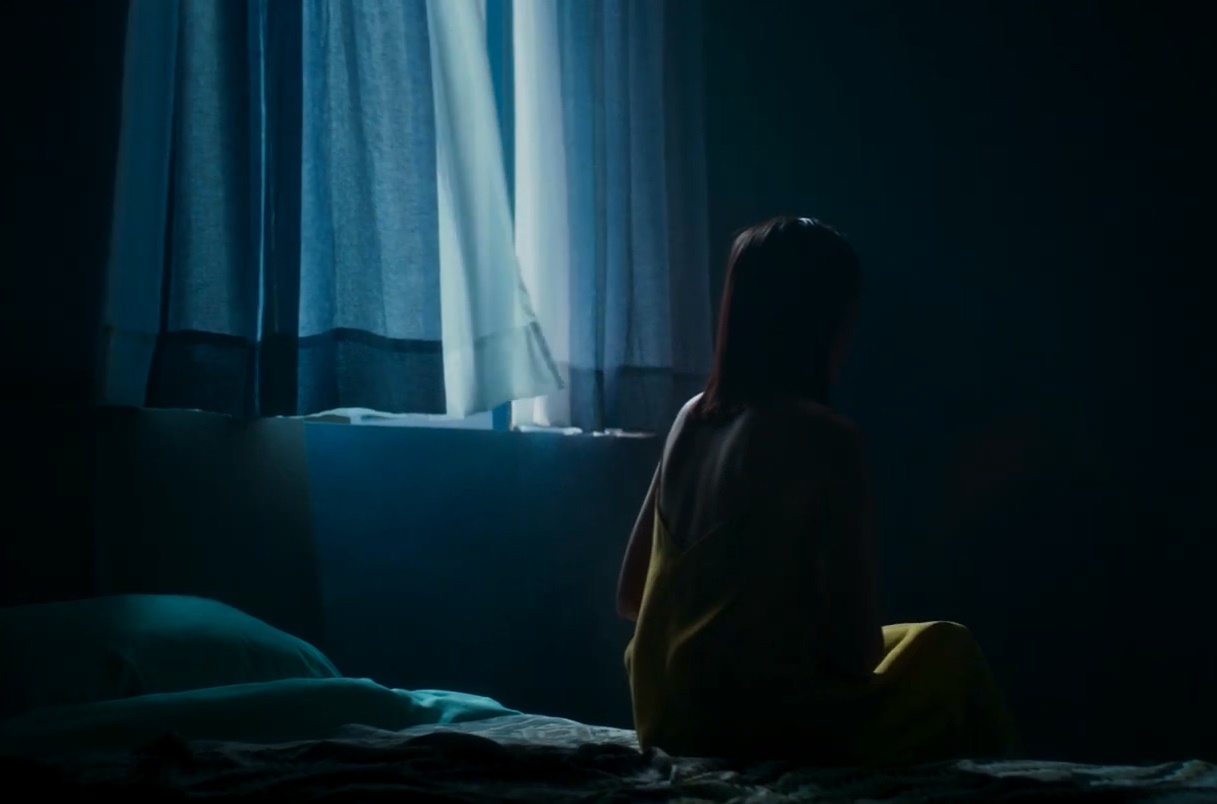 金馬56的年度廣告以「尋找黑馬」的視覺主題概念拍攝，神祕女演員究竟是誰令人好奇。（翻攝自廣告畫面）