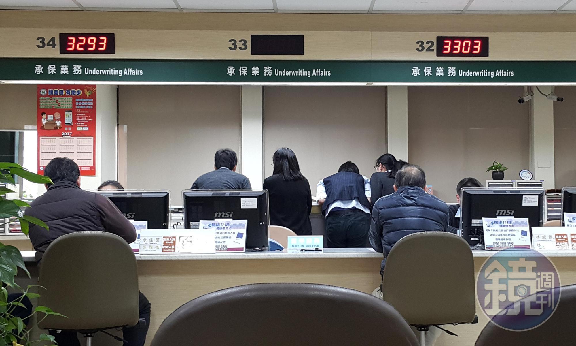 健保署去年境外就醫核退金額和案件數都顯著減少。