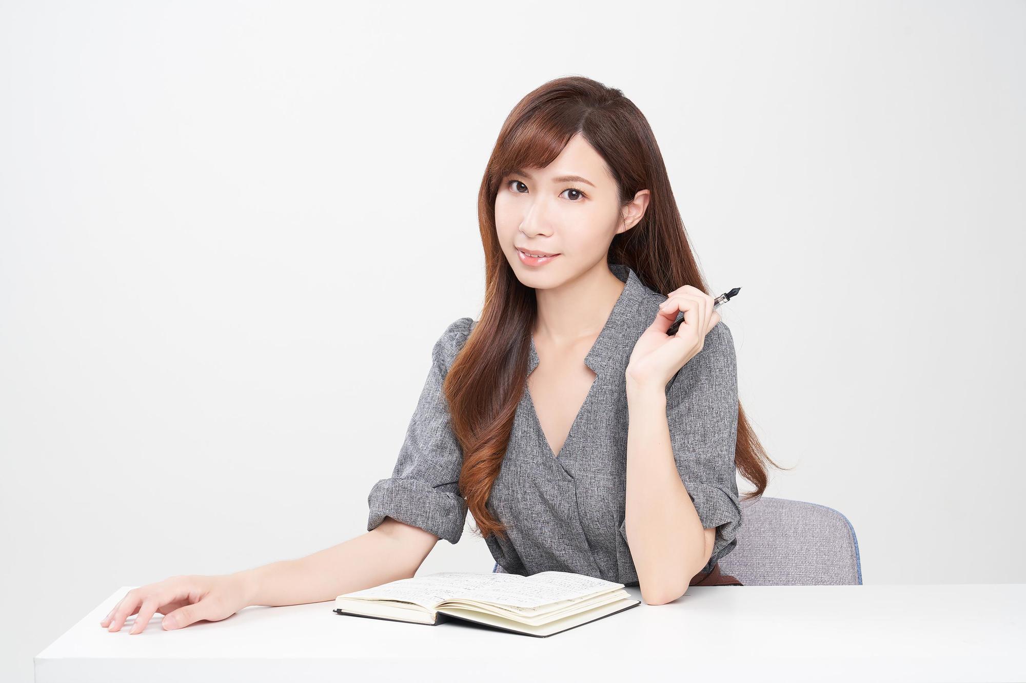 《我們不能是朋友》原著作者、鏡文學作家阿亞梅。（阿亞梅提供 ）