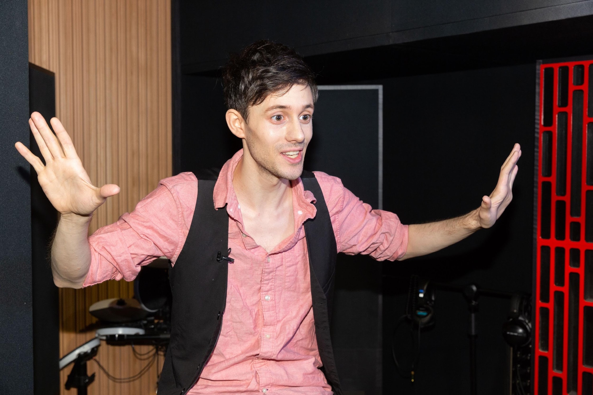 Kurt自認個性不適合直播，也從不分享私人Vlog。