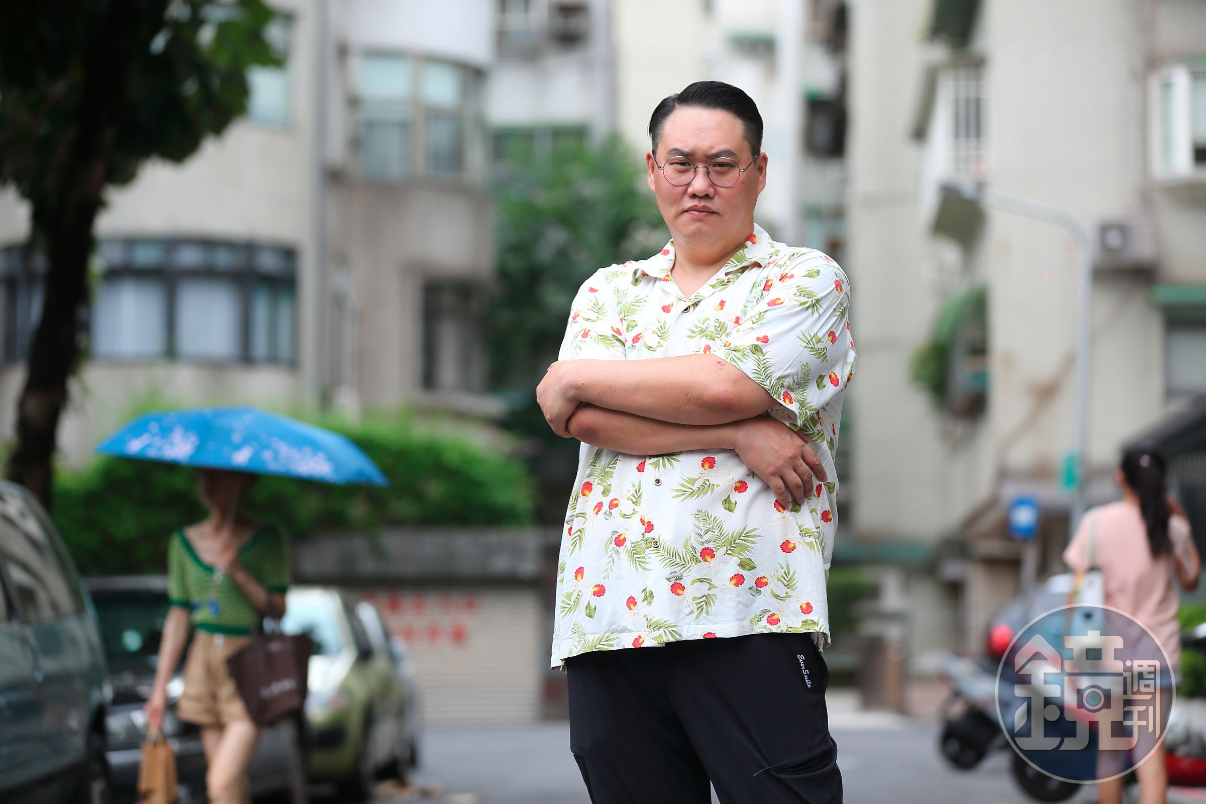 蘭小明年輕時個性衝動，完全不甩對方是多大咖的角頭，一言不合就把人押走。