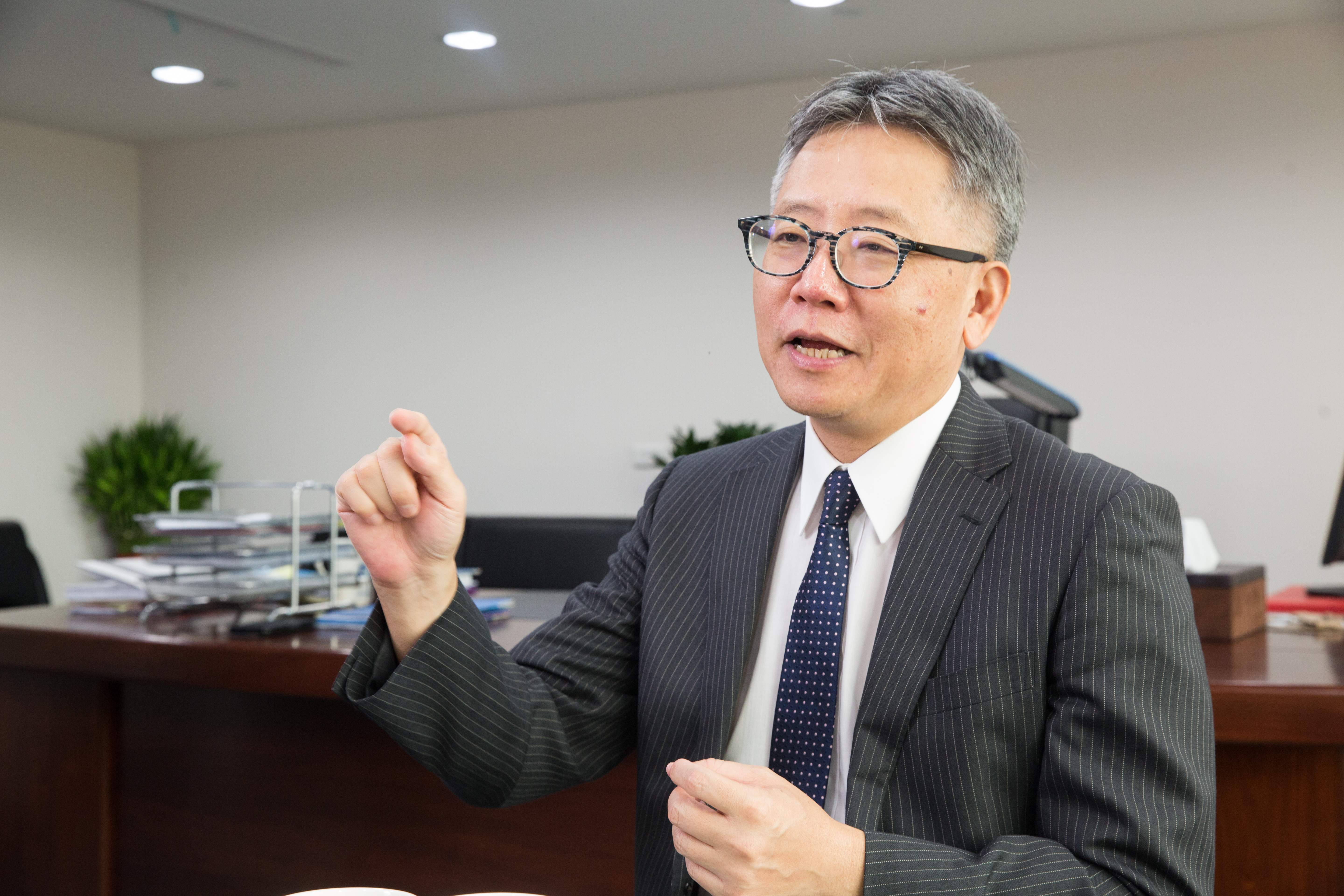金融消費評議中心主委兼總經理卓俊雄表示，保險公司的催告通知並非寄出就算數，必須有寄送到達的事實才具效力。