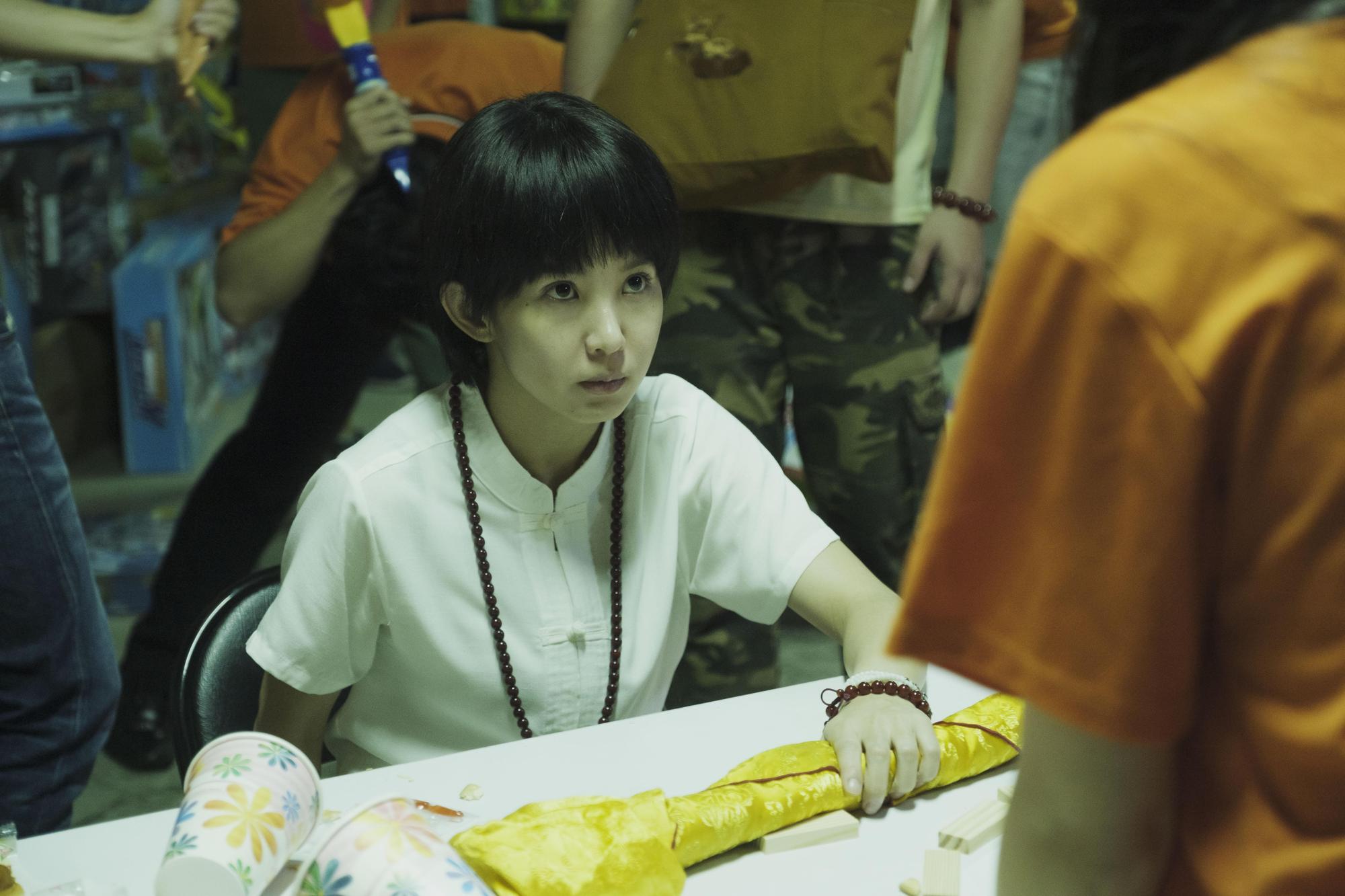 郭書瑤演出謝雅真驅魔的戲,還特地學了驅魔手印。(HBO Asia提供)