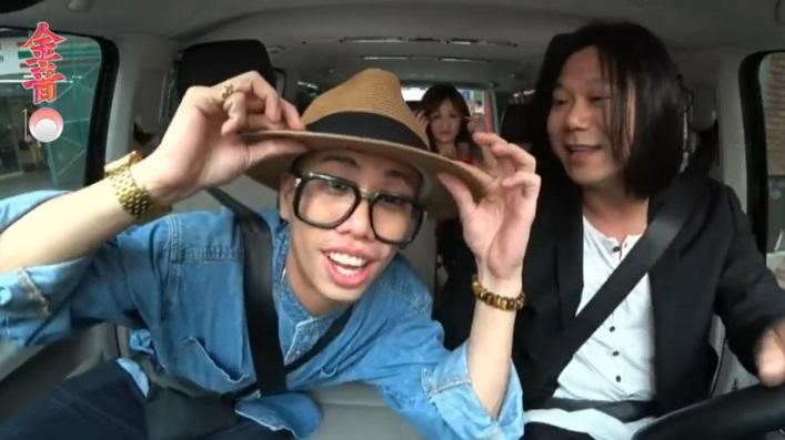 瑪莎（右）與呂士軒（左）在車上有聊不完的話題，笑點很頗多。（翻攝自金音獎YouTube網站）