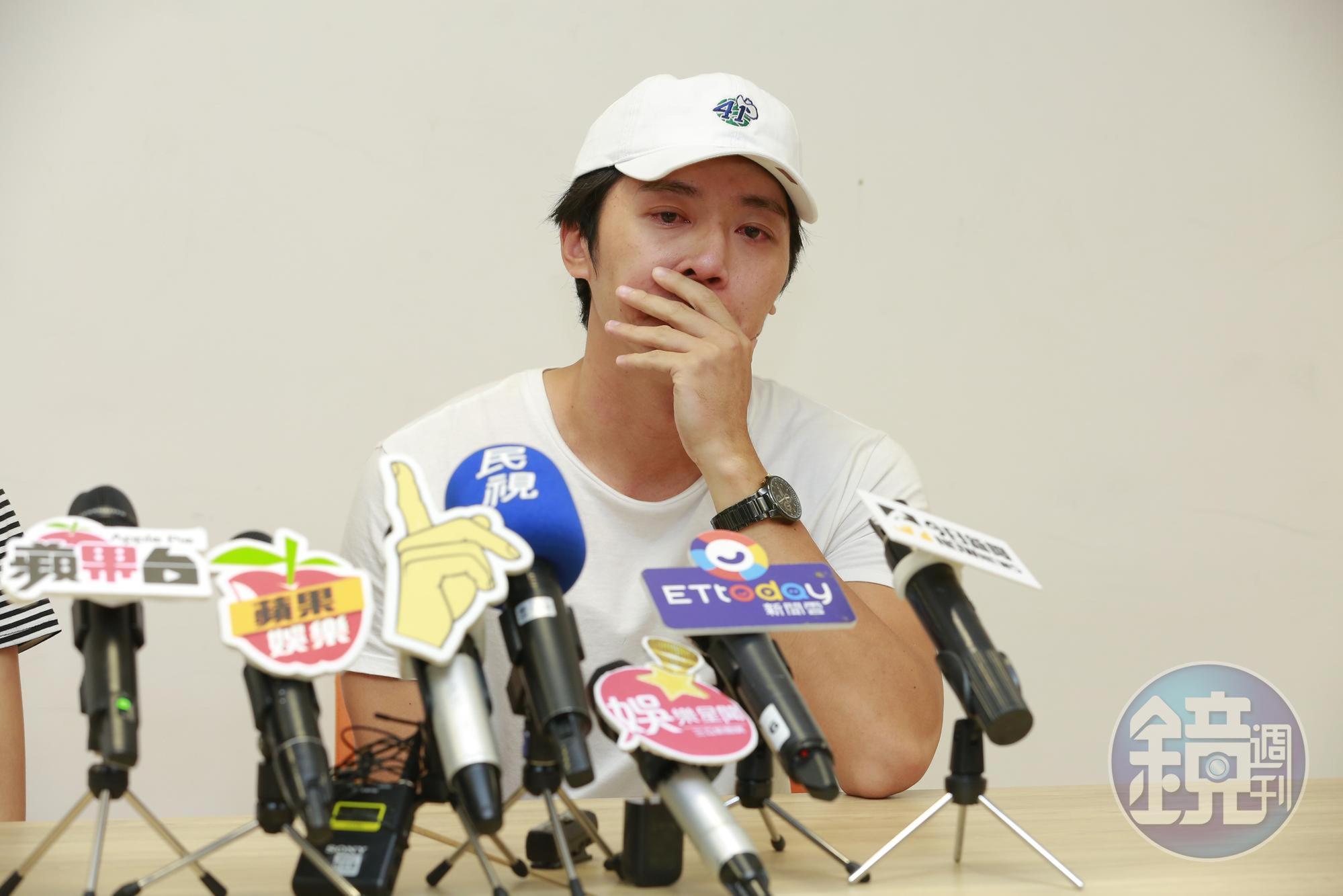 馬俊麟認為王瞳沒有侵門踏戶，因為「在樓下」，但他眼眶泛紅，似有內情。