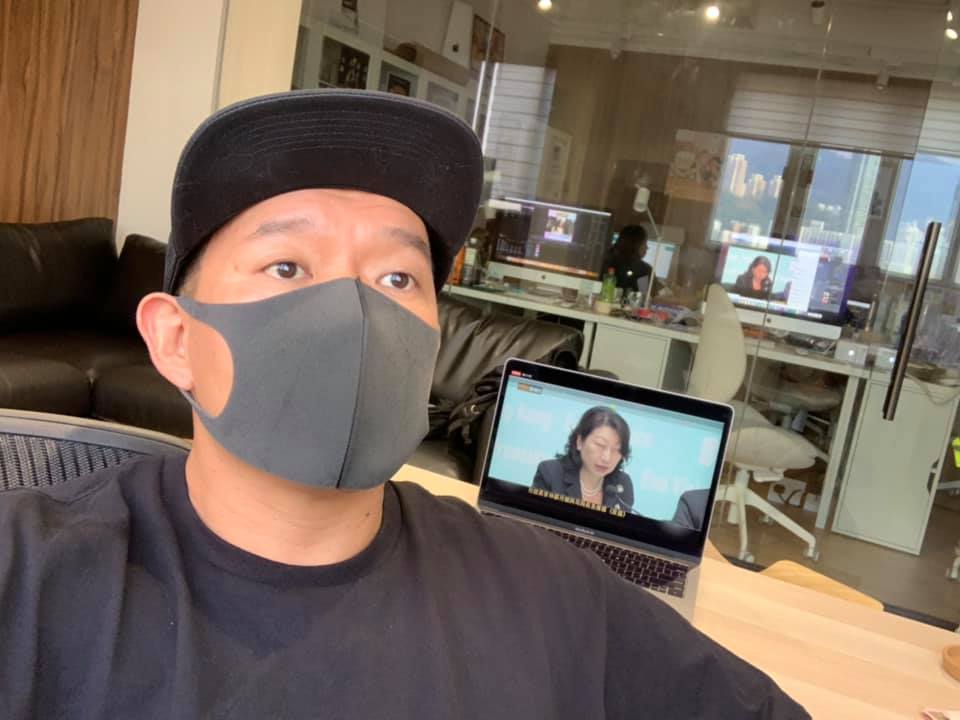 對於香港通過《禁止蒙面規例》，杜汶澤於臉書po文，呼籲大家不需要有太大的反應，更狠酸該法「我個人覺得純屬搞笑。」（翻攝自杜汶澤臉書）