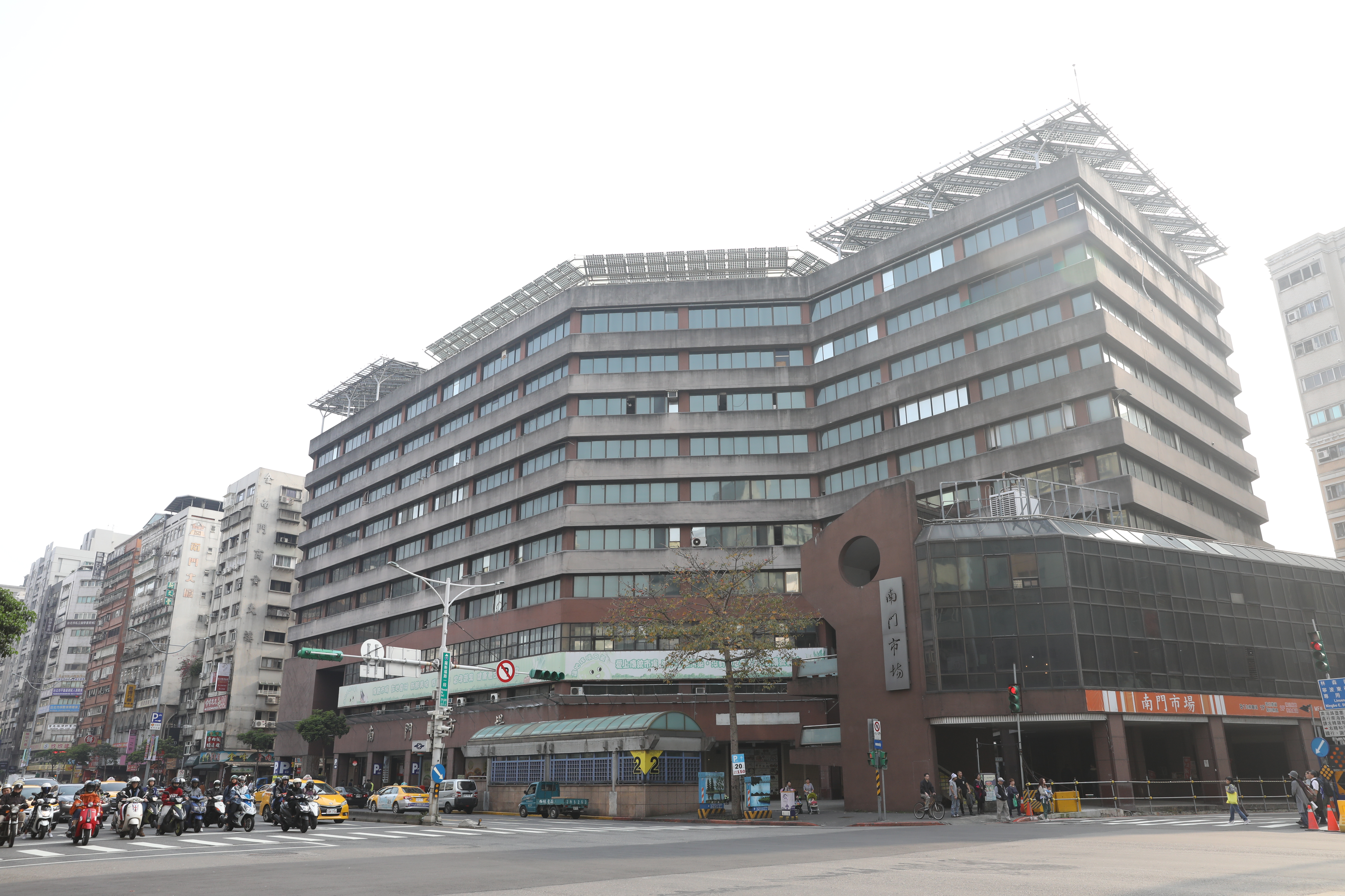 南門市場10月6日熄燈後，配合捷運萬大線工程，即將拆遷改建。