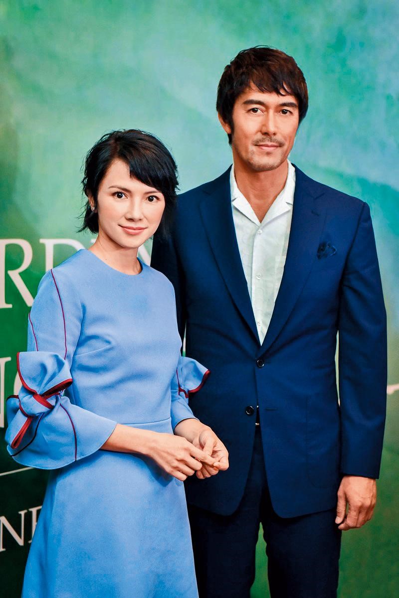 跨國合作的《夕霧花園》結合金馬影后李心潔（左）、阿部寬（右）等堅強陣容，由台灣導演林書宇執導。（HBO Asia提供）