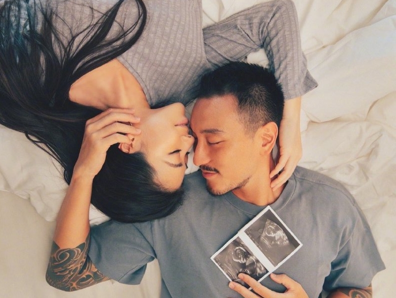王陽明與蔡詩芸結婚4年多來，總算成功懷孕。（翻攝自王陽明微博）