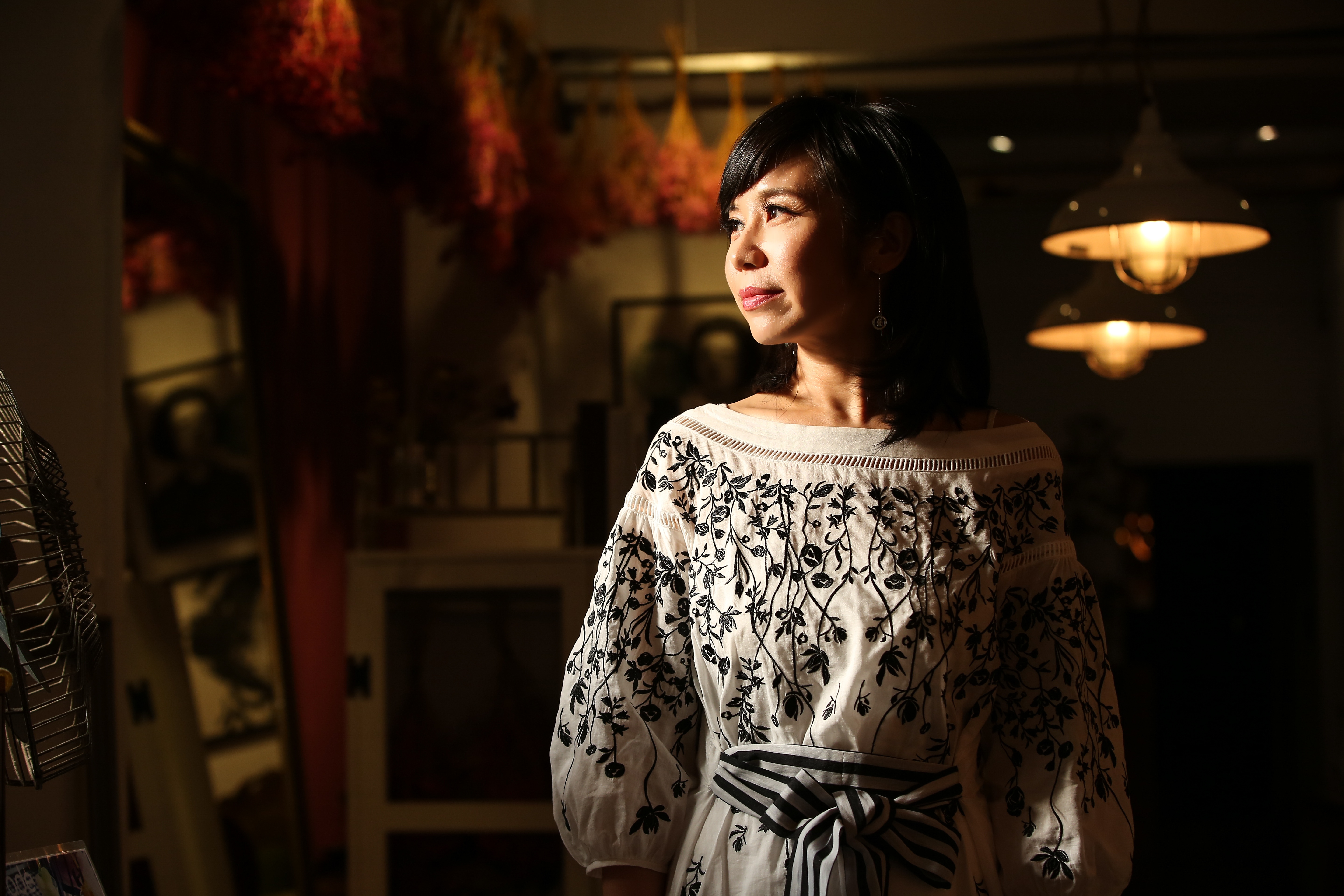 東森電視《地球的孤兒》製作人白心儀對節目在頒獎前夕被取消資格非常難過。