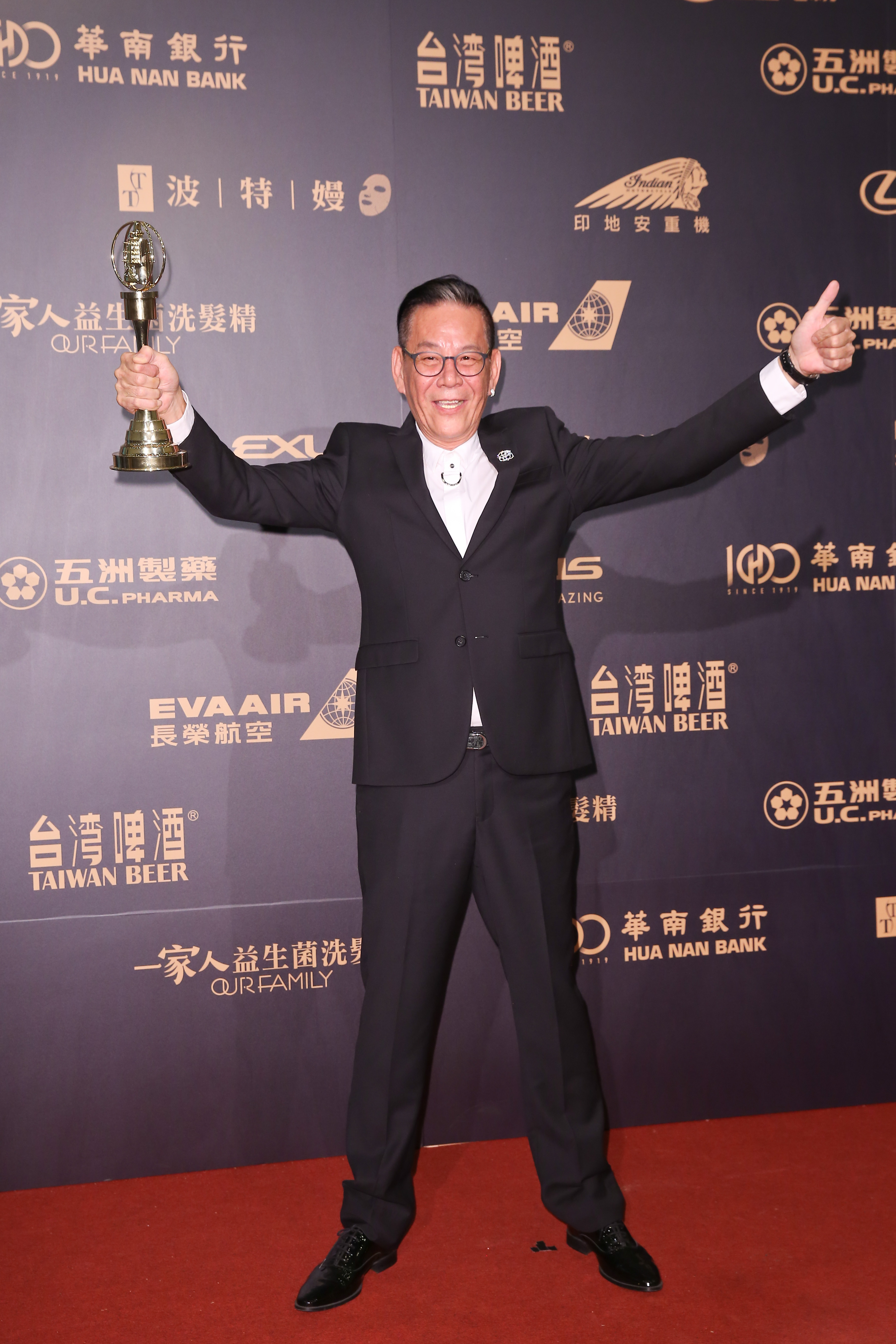 龍劭華謙虛表示自己得獎只因「戲棚站久了就是你的」。