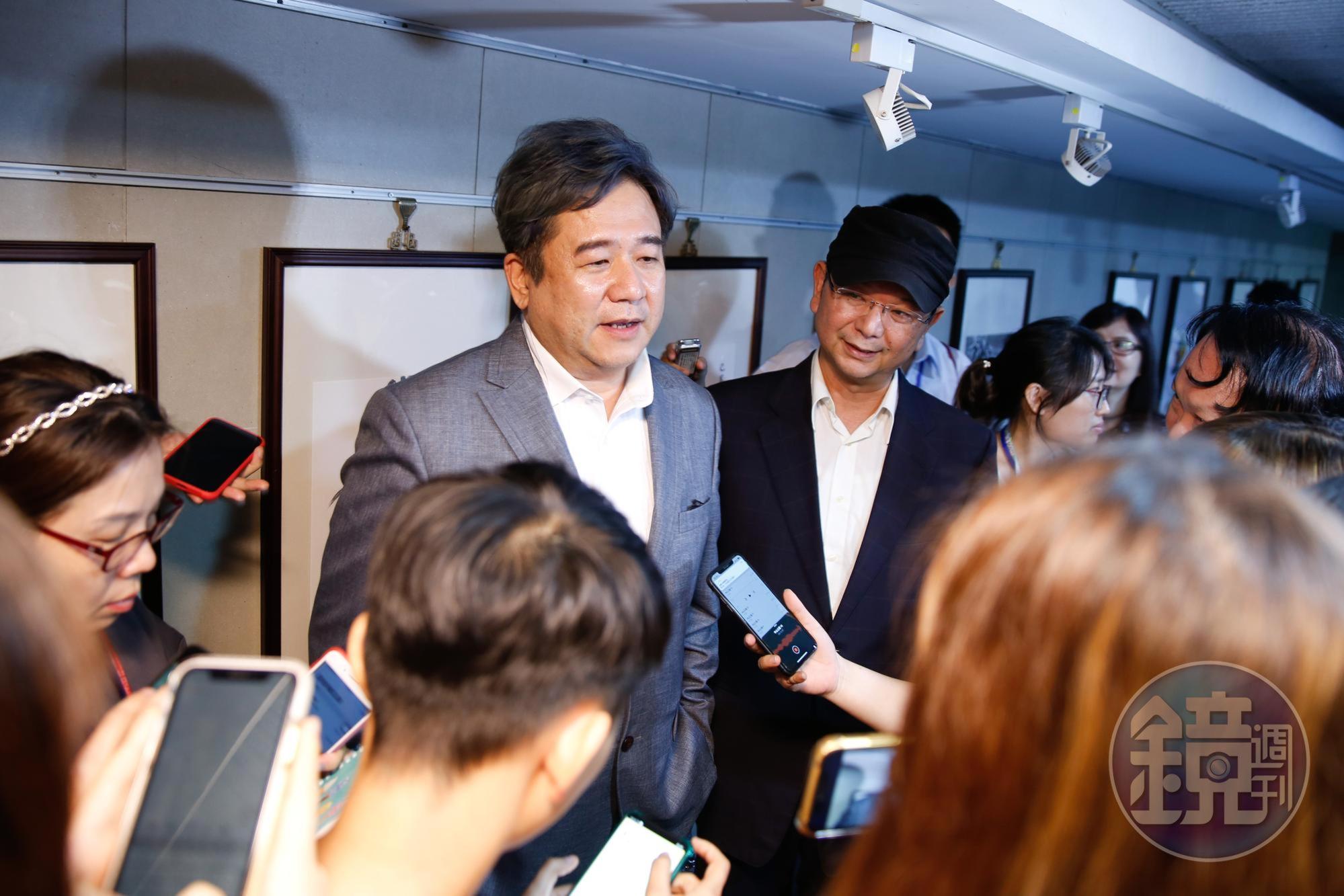 金鐘評審主委瞿友寧會後受訪透露，這次很多獎項都讓評審爭辯到最後一輪。