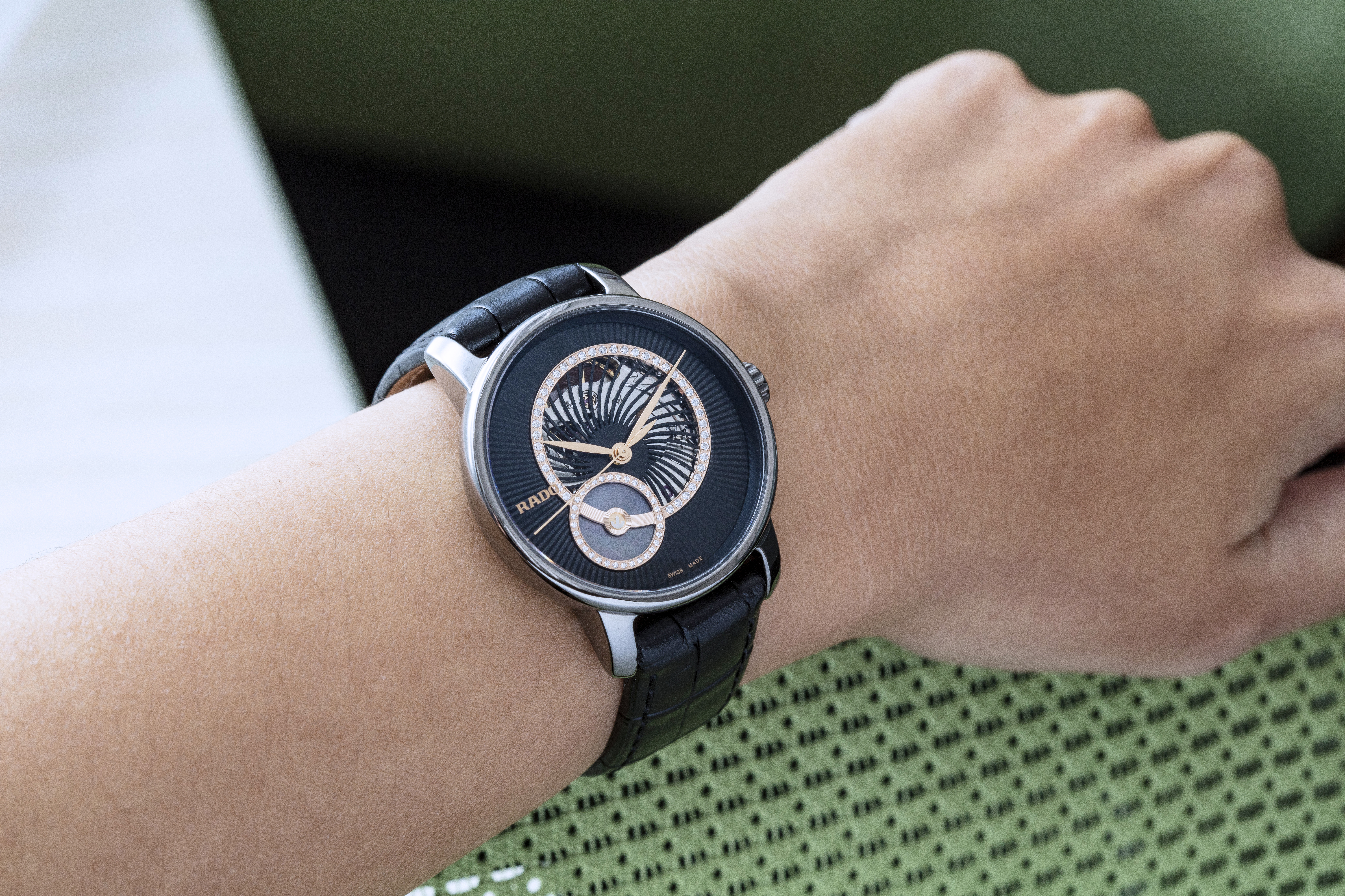 【試戴報告】長動能＋開面設計的女錶加分題！RADO DiaMaster鑽霸系列鏤空腕錶