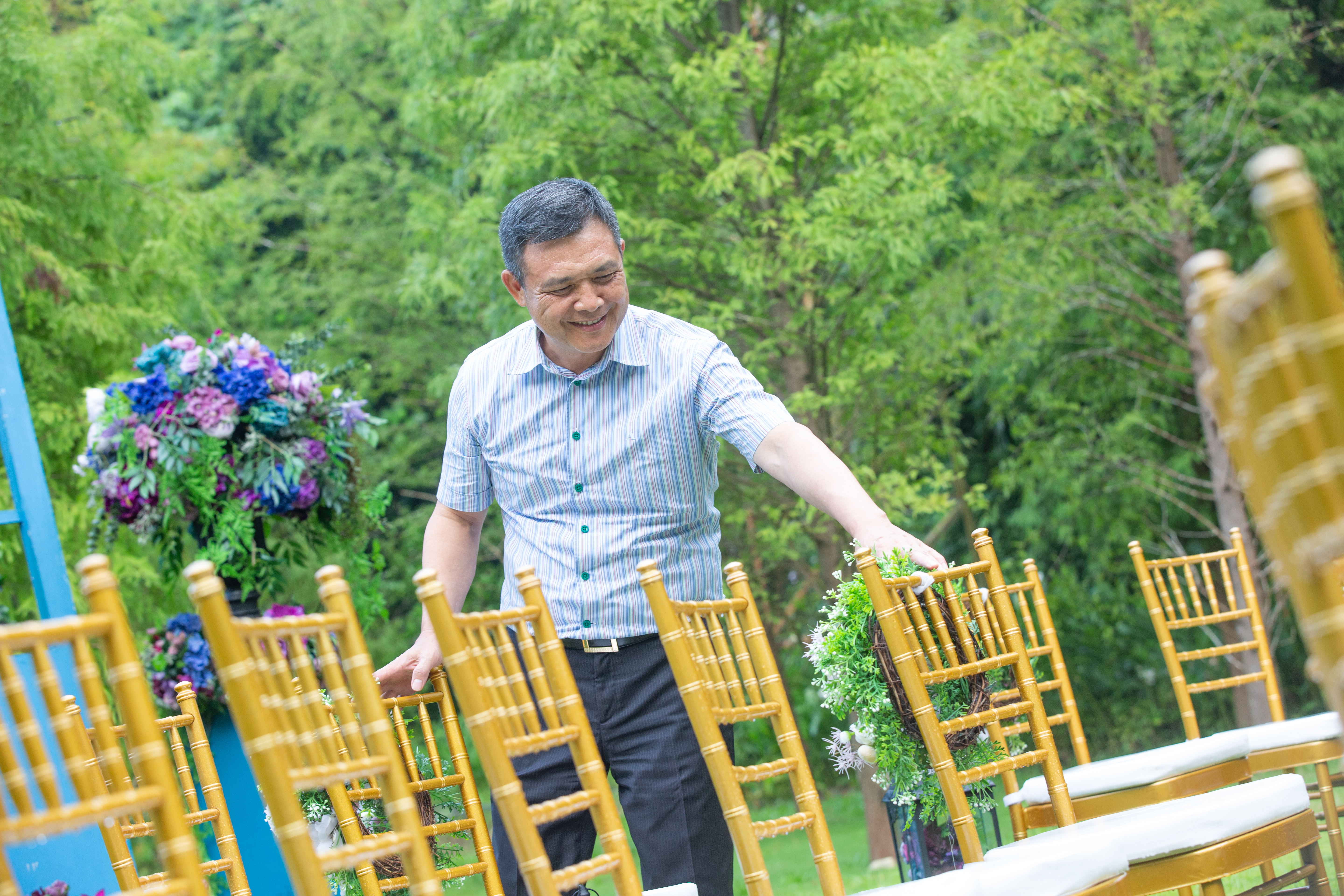 吳永強認為婚禮不該只是一場飯局，他學習西方戶外觀禮儀式，為新人創造更多美好回憶。